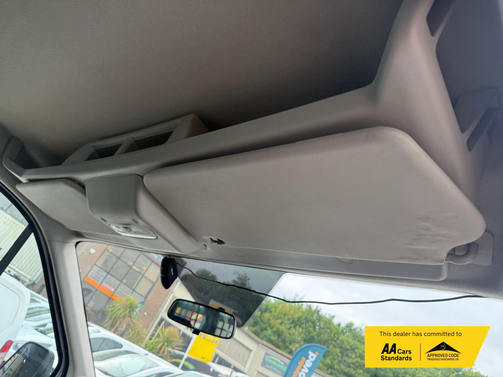 Ford Transit 2.0 350 EcoBlue Leader Premium Dropside 2dr Diesel Manual FWD L4 Euro 6 (s/s) (130 ps)