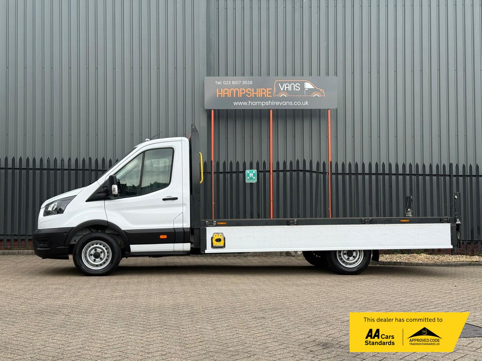 Ford Transit 2.0 350 EcoBlue Leader Premium Dropside 2dr Diesel Manual FWD L4 Euro 6 (s/s) (130 ps)