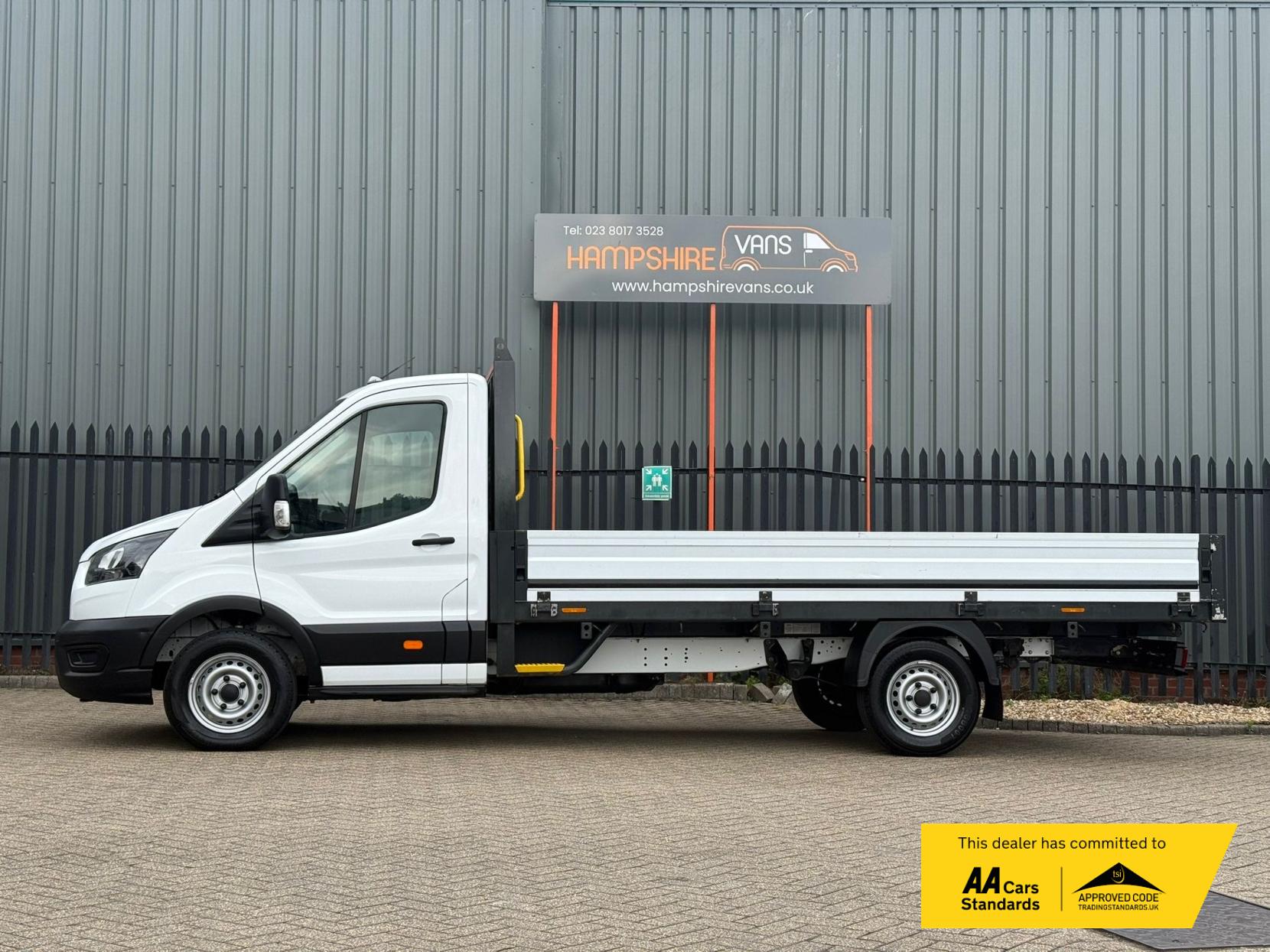 Ford Transit 2.0 350 EcoBlue Leader Premium Dropside 2dr Diesel Manual FWD L4 Euro 6 (s/s) (130 ps)