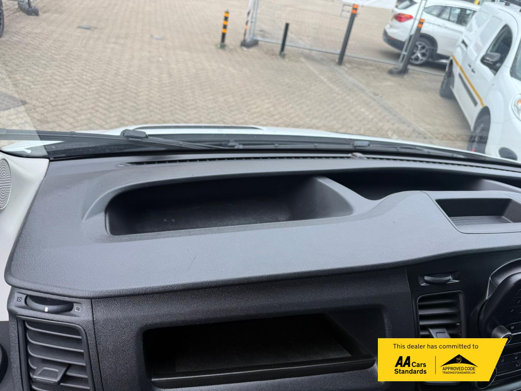 Ford Transit 2.0 350 EcoBlue Leader Premium Dropside 2dr Diesel Manual FWD L4 Euro 6 (s/s) (130 ps)