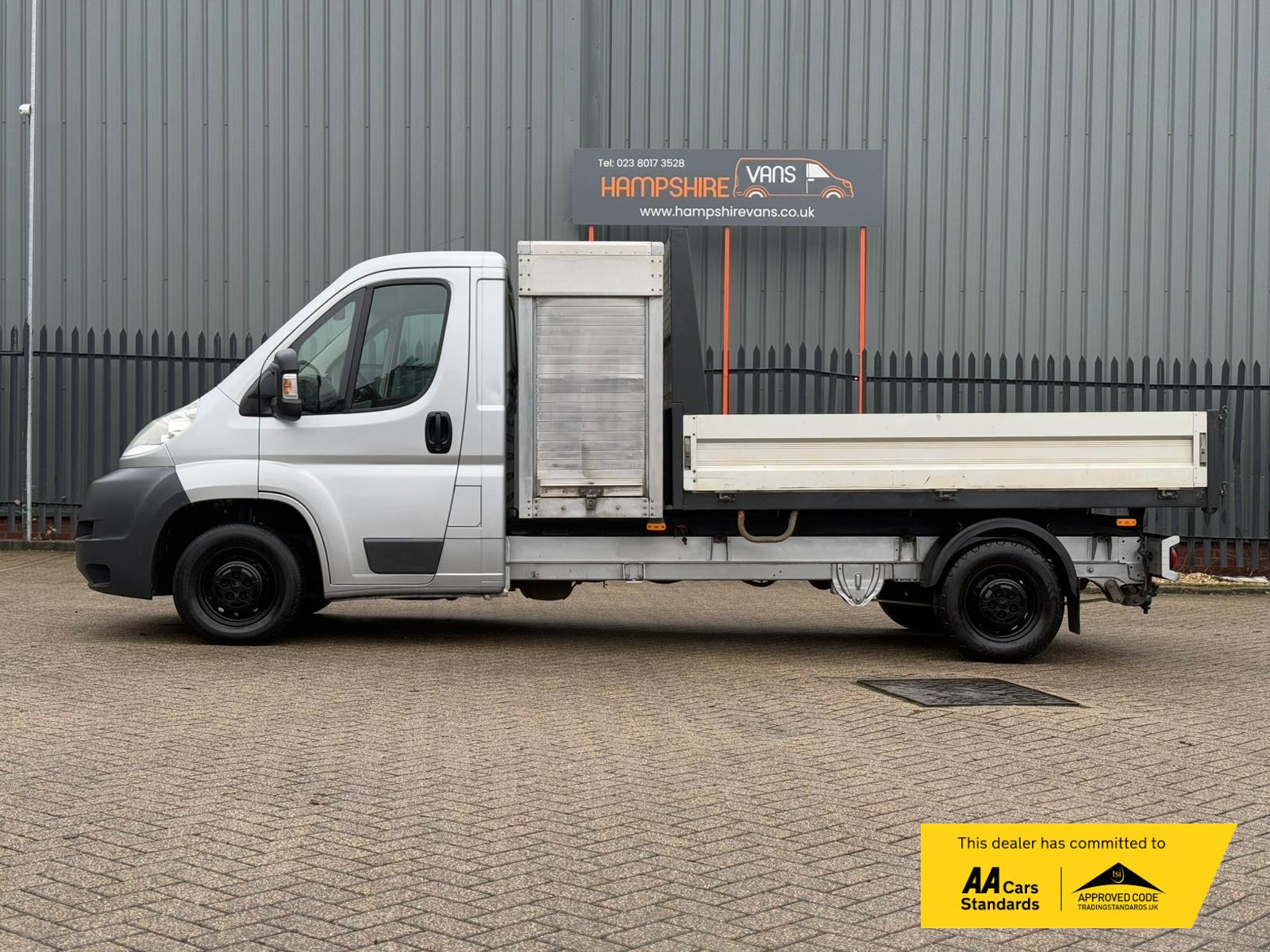 Peugeot Boxer 2.2 BlueHDi 335 Built for Business Tipper 2dr Diesel Manual L2 Euro 6 (s/s) (140 ps)