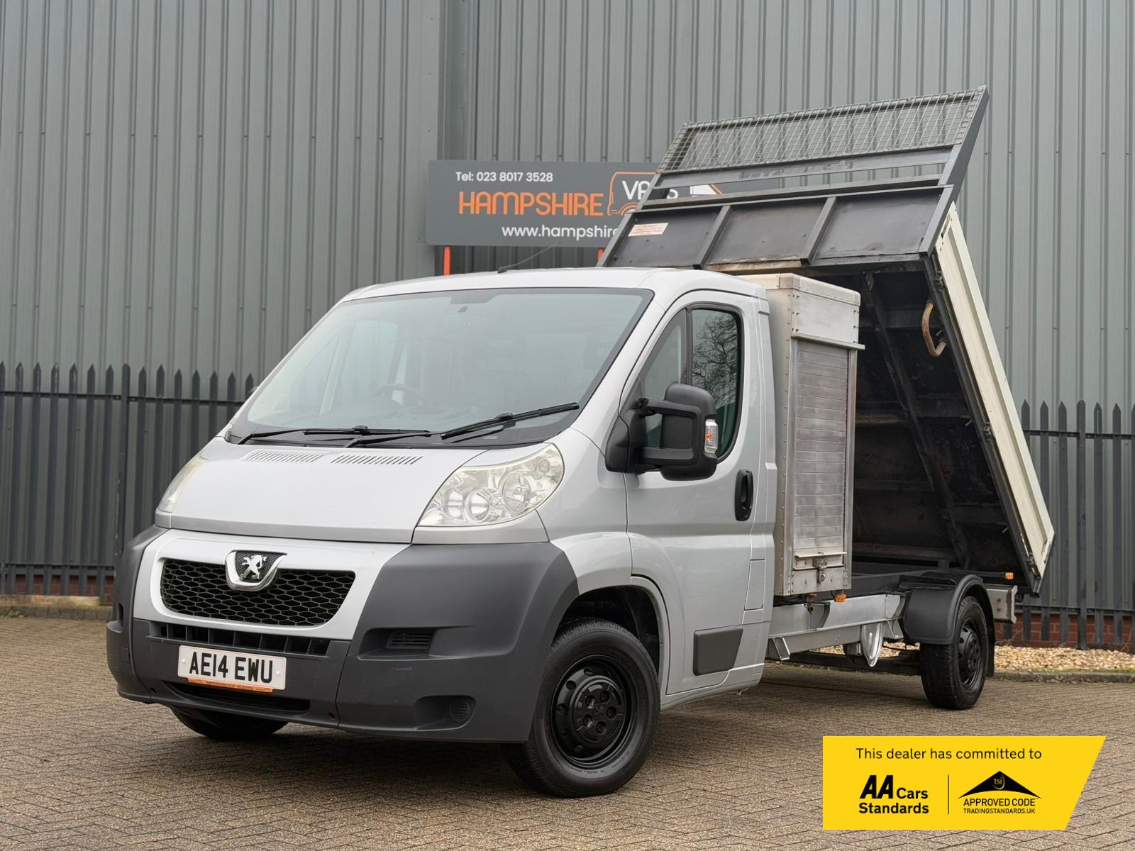 Peugeot Boxer 2.2 BlueHDi 335 Built for Business Tipper 2dr Diesel Manual L2 Euro 6 (s/s) (140 ps)