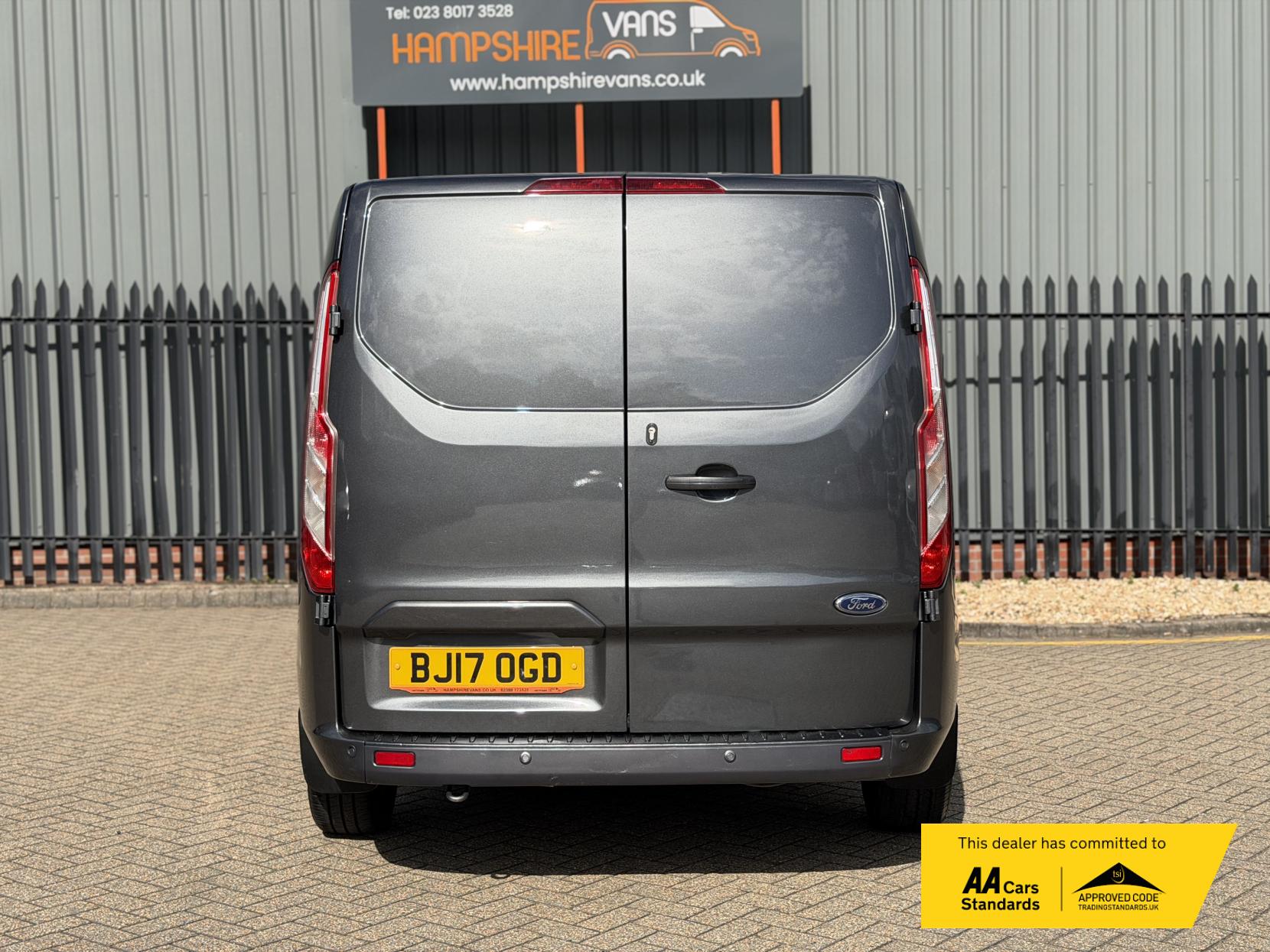 2017 Ford Transit Custom 2.0 TDCi 290 Limited Panel Van 5dr Diesel Manual L2 H2 (157 g/km, 128 bhp) - Thumbnail 8