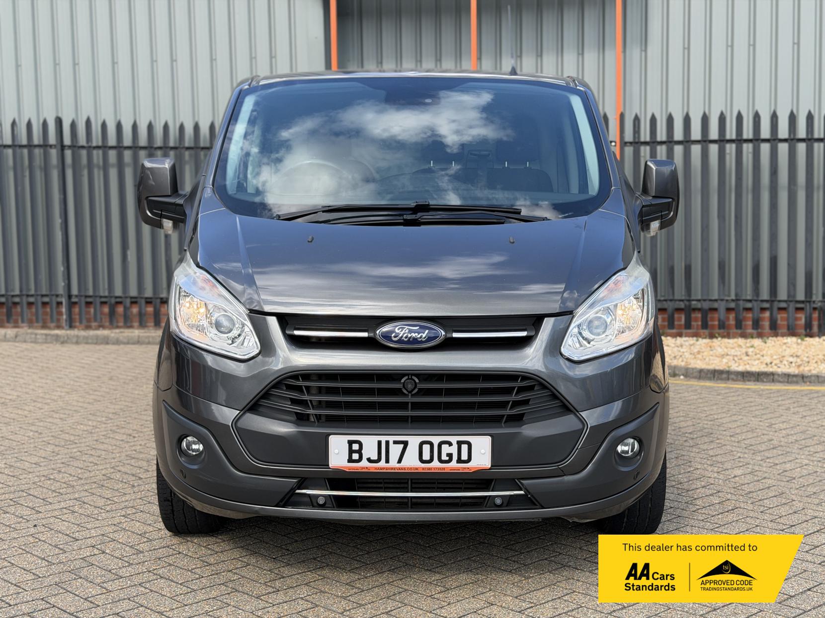 2017 Ford Transit Custom 2.0 TDCi 290 Limited Panel Van 5dr Diesel Manual L2 H2 (157 g/km, 128 bhp) - Thumbnail 7