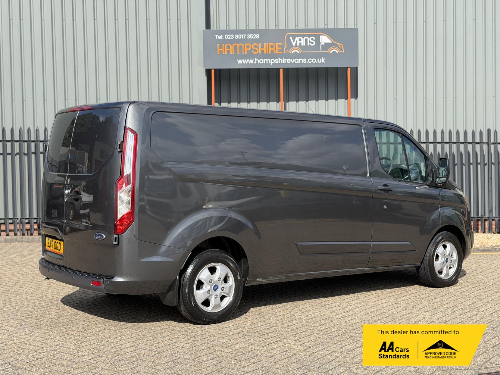 2017 Ford Transit Custom 2.0 TDCi 290 Limited Panel Van 5dr Diesel Manual L2 H2 (157 g/km, 128 bhp) - Thumbnail 2