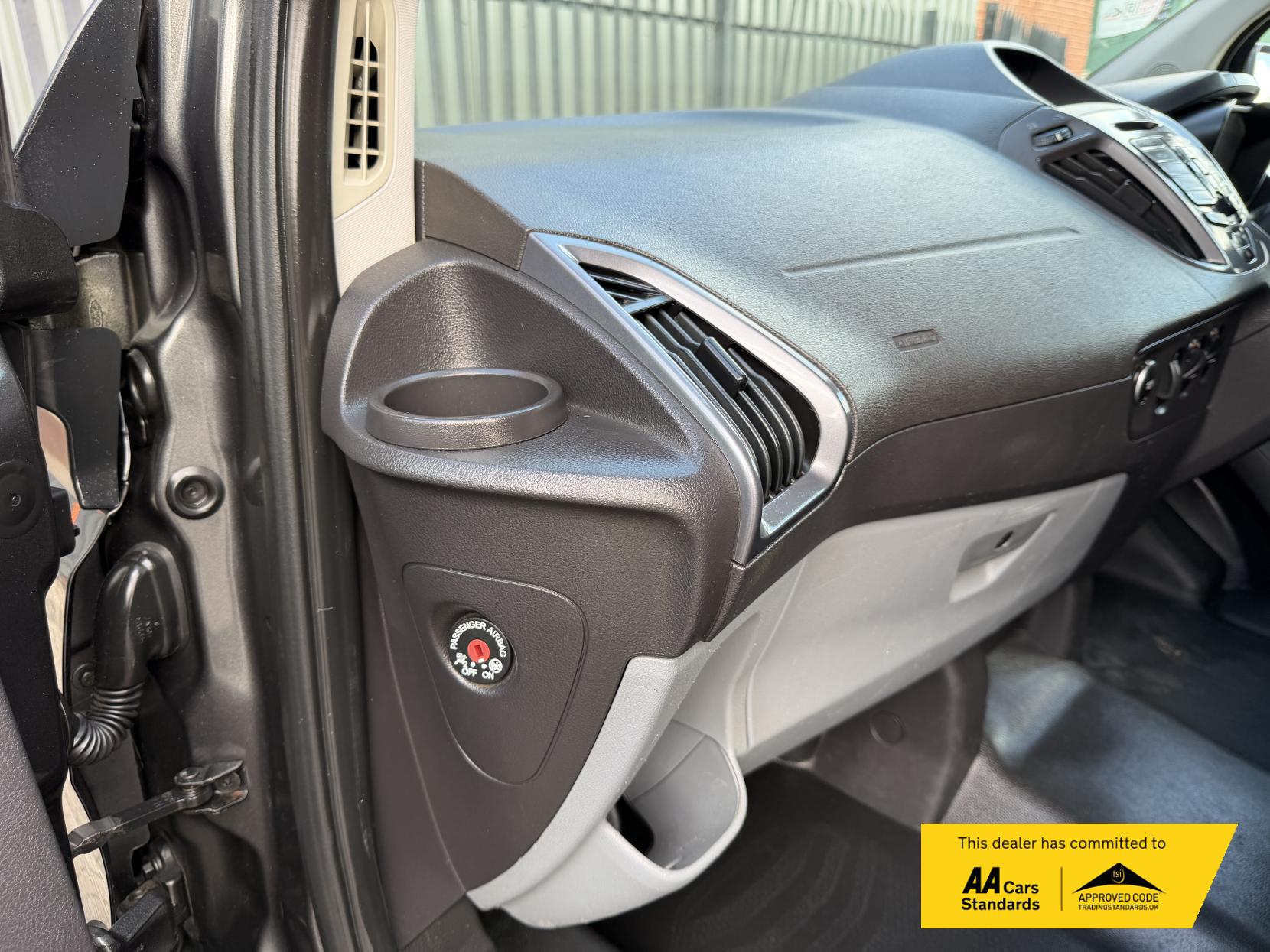 2017 Ford Transit Custom 2.0 TDCi 290 Limited Panel Van 5dr Diesel Manual L2 H2 (157 g/km, 128 bhp) - Thumbnail 31