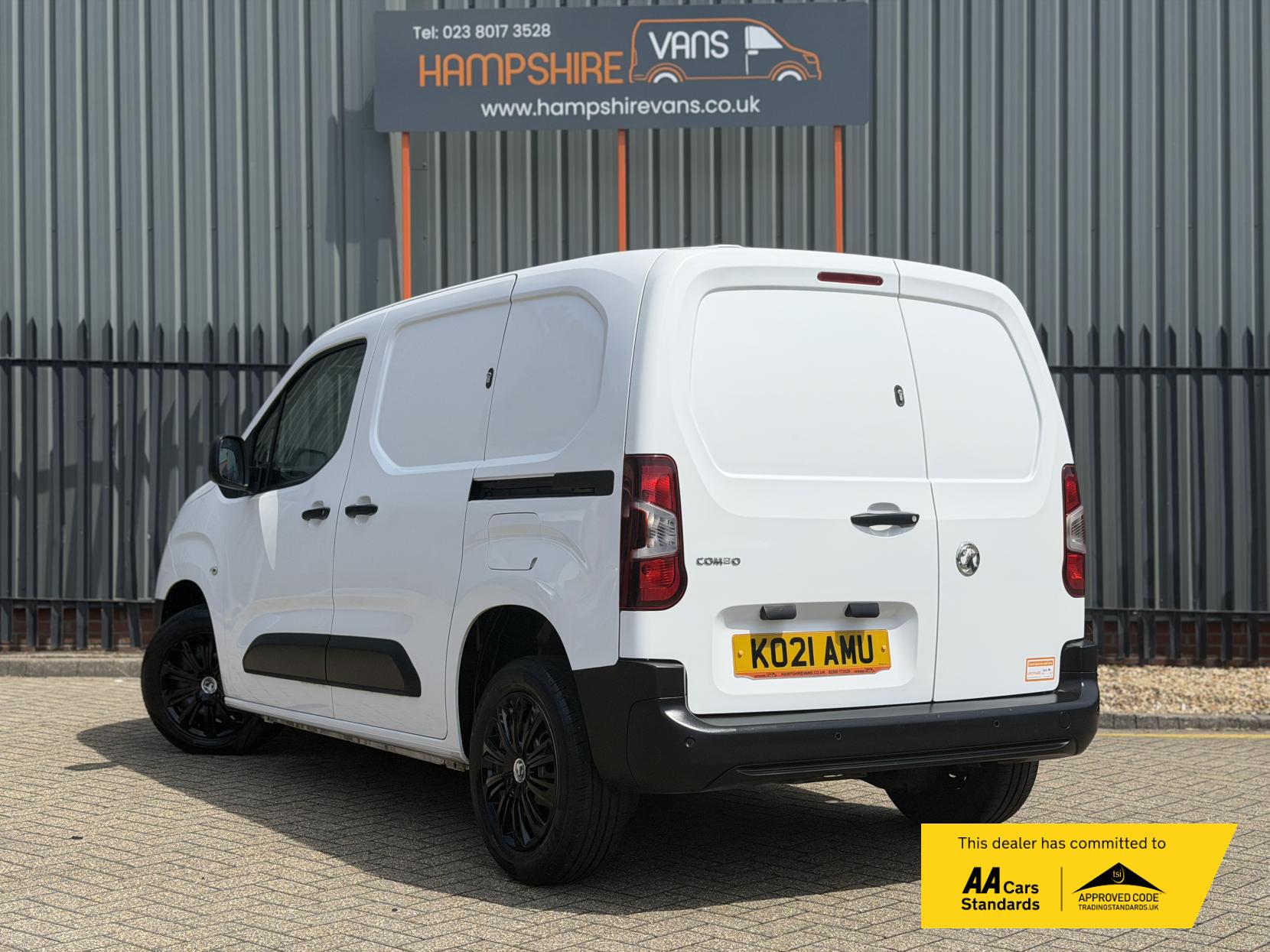 2021 Vauxhall Combo 1.5 Turbo D 2300 Dynamic Panel Van 4dr Diesel Manual L1 H1 Euro 6 (100 ps) - Thumbnail 4