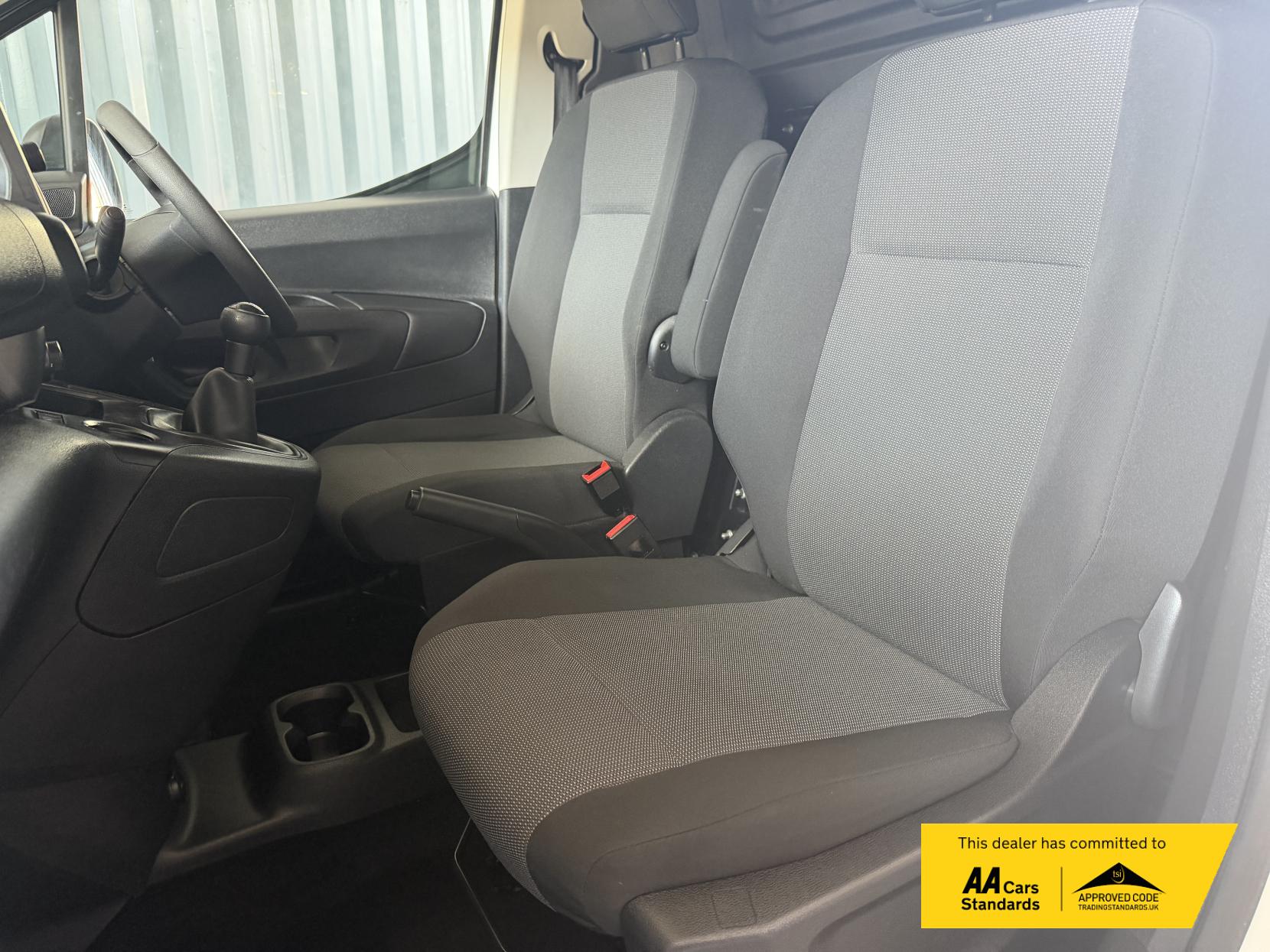 2021 Vauxhall Combo 1.5 Turbo D 2300 Dynamic Panel Van 4dr Diesel Manual L1 H1 Euro 6 (100 ps) - Thumbnail 18