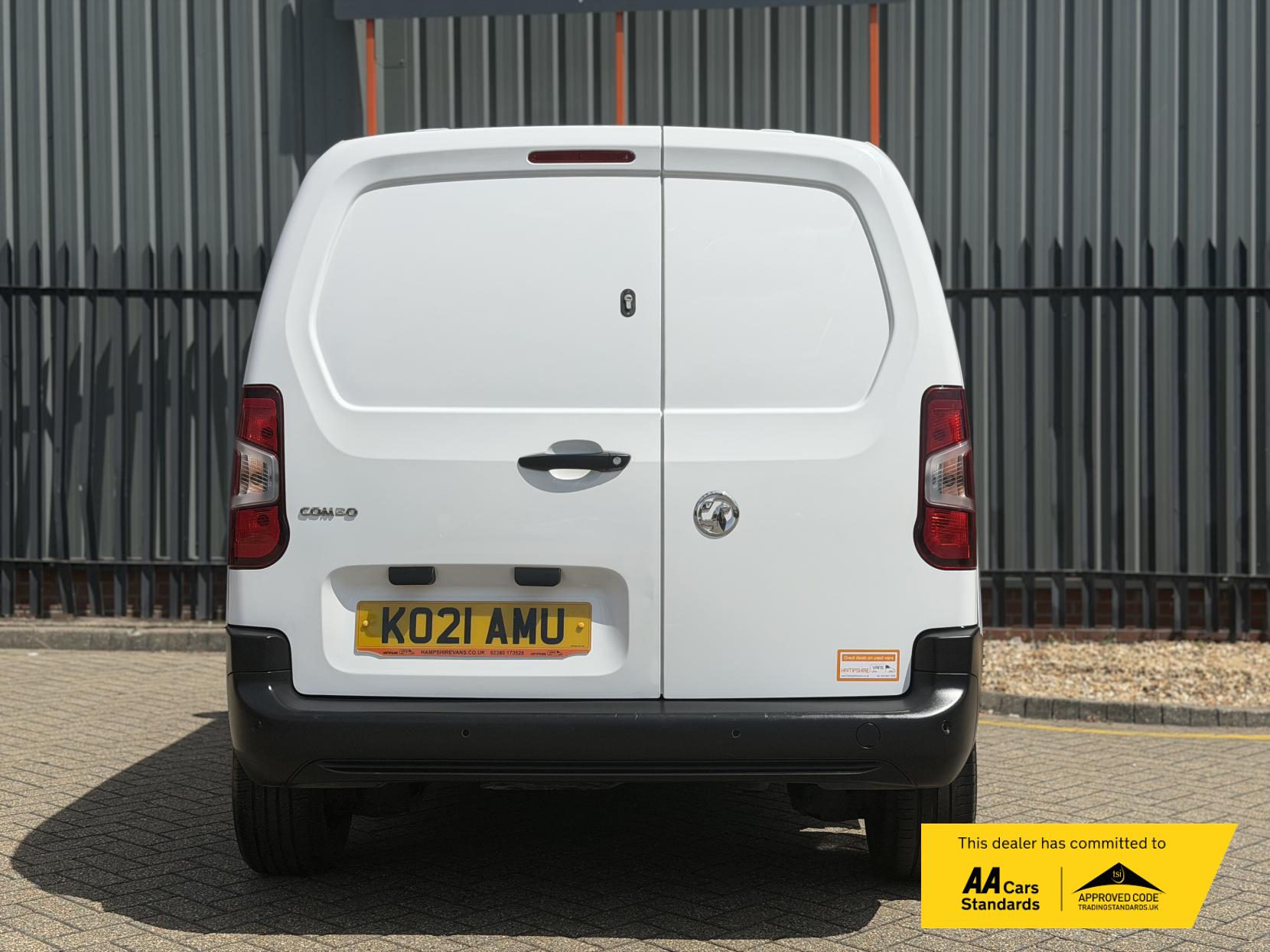2021 Vauxhall Combo 1.5 Turbo D 2300 Dynamic Panel Van 4dr Diesel Manual L1 H1 Euro 6 (100 ps) - Thumbnail 8