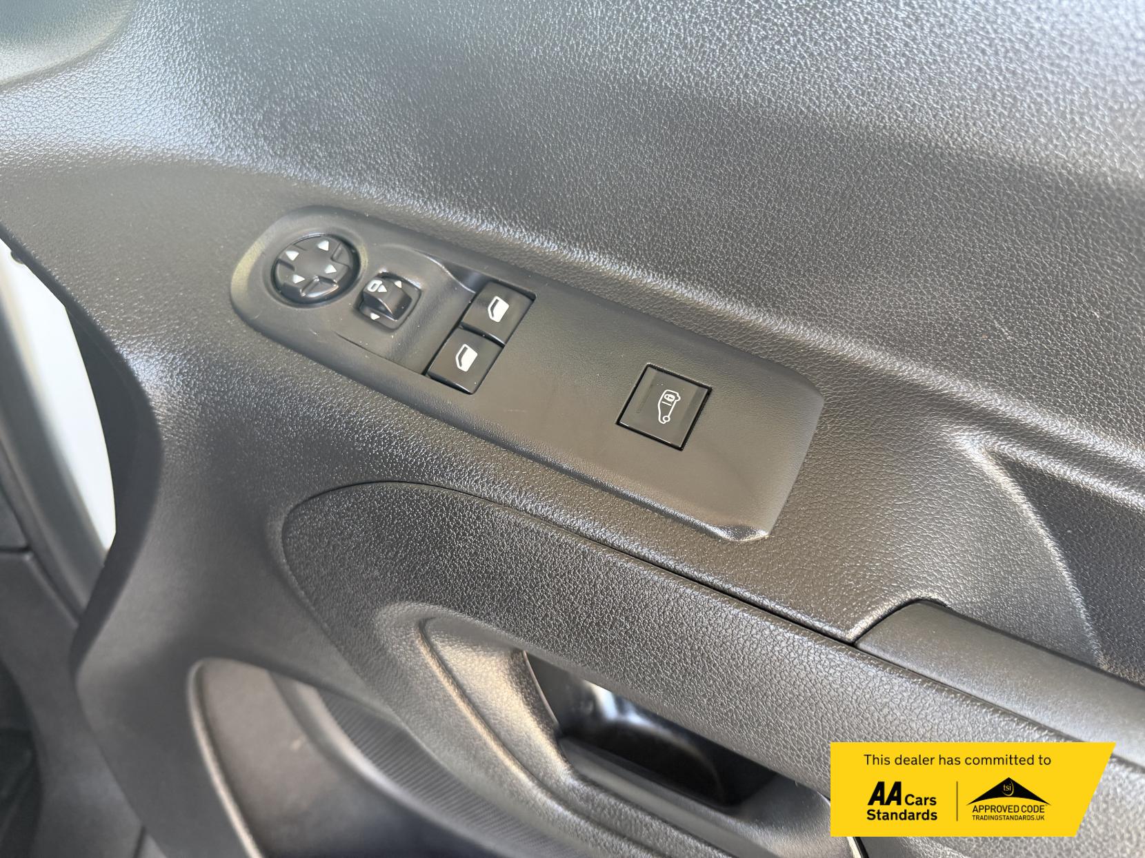 2021 Vauxhall Combo 1.5 Turbo D 2300 Dynamic Panel Van 4dr Diesel Manual L1 H1 Euro 6 (100 ps) - Thumbnail 36