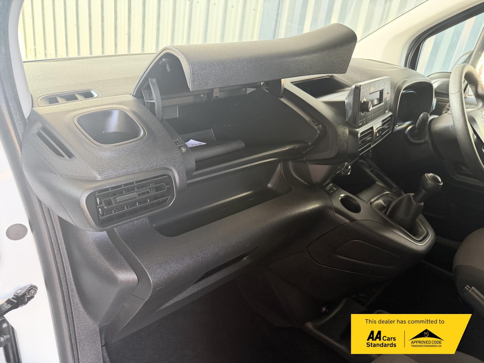 2021 Vauxhall Combo 1.5 Turbo D 2300 Dynamic Panel Van 4dr Diesel Manual L1 H1 Euro 6 (100 ps) - Thumbnail 22