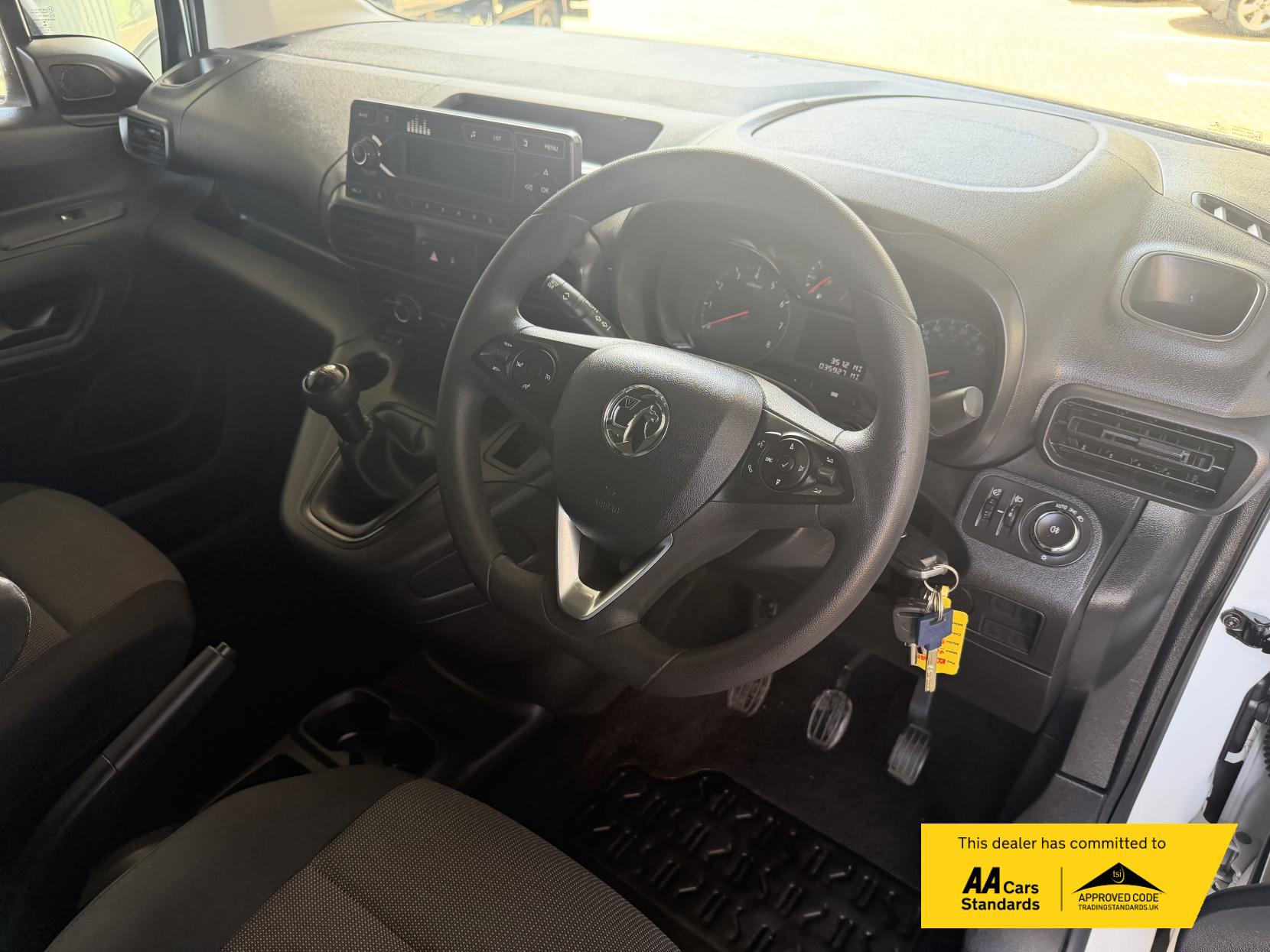 2021 Vauxhall Combo 1.5 Turbo D 2300 Dynamic Panel Van 4dr Diesel Manual L1 H1 Euro 6 (100 ps) - Thumbnail 35