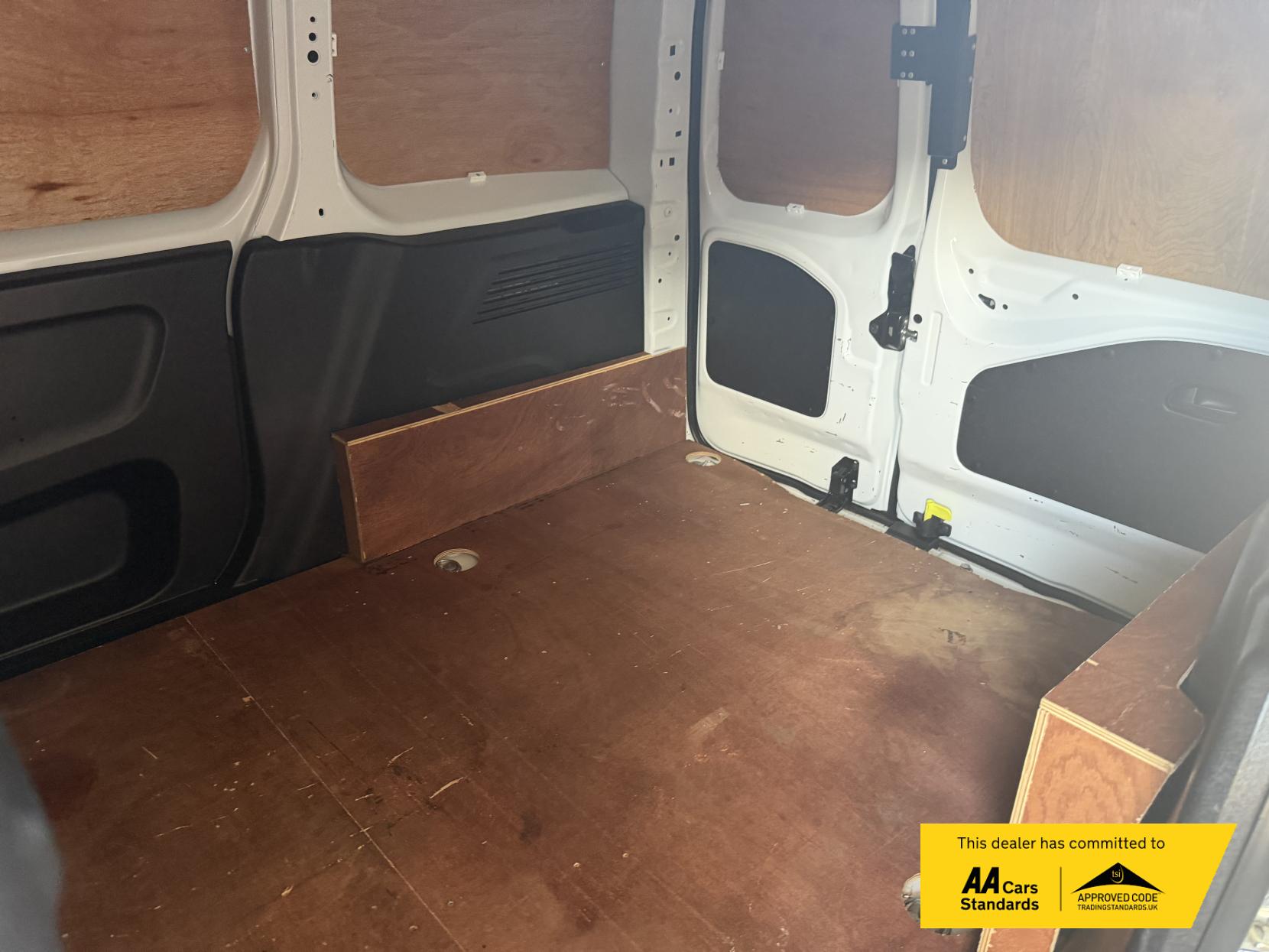 2021 Vauxhall Combo 1.5 Turbo D 2300 Dynamic Panel Van 4dr Diesel Manual L1 H1 Euro 6 (100 ps) - Thumbnail 15