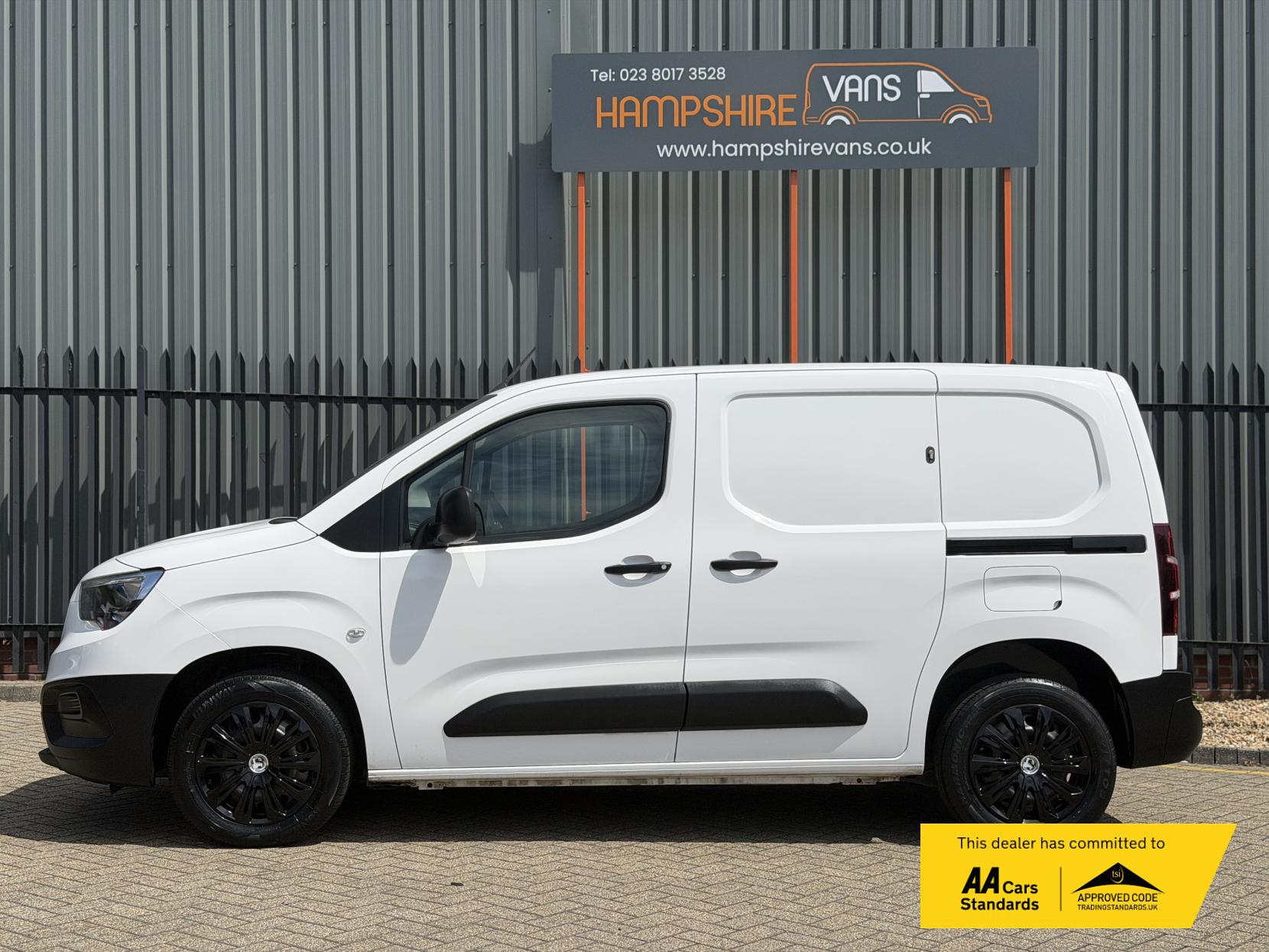 2021 Vauxhall Combo 1.5 Turbo D 2300 Dynamic Panel Van 4dr Diesel Manual L1 H1 Euro 6 (100 ps) - Thumbnail 5