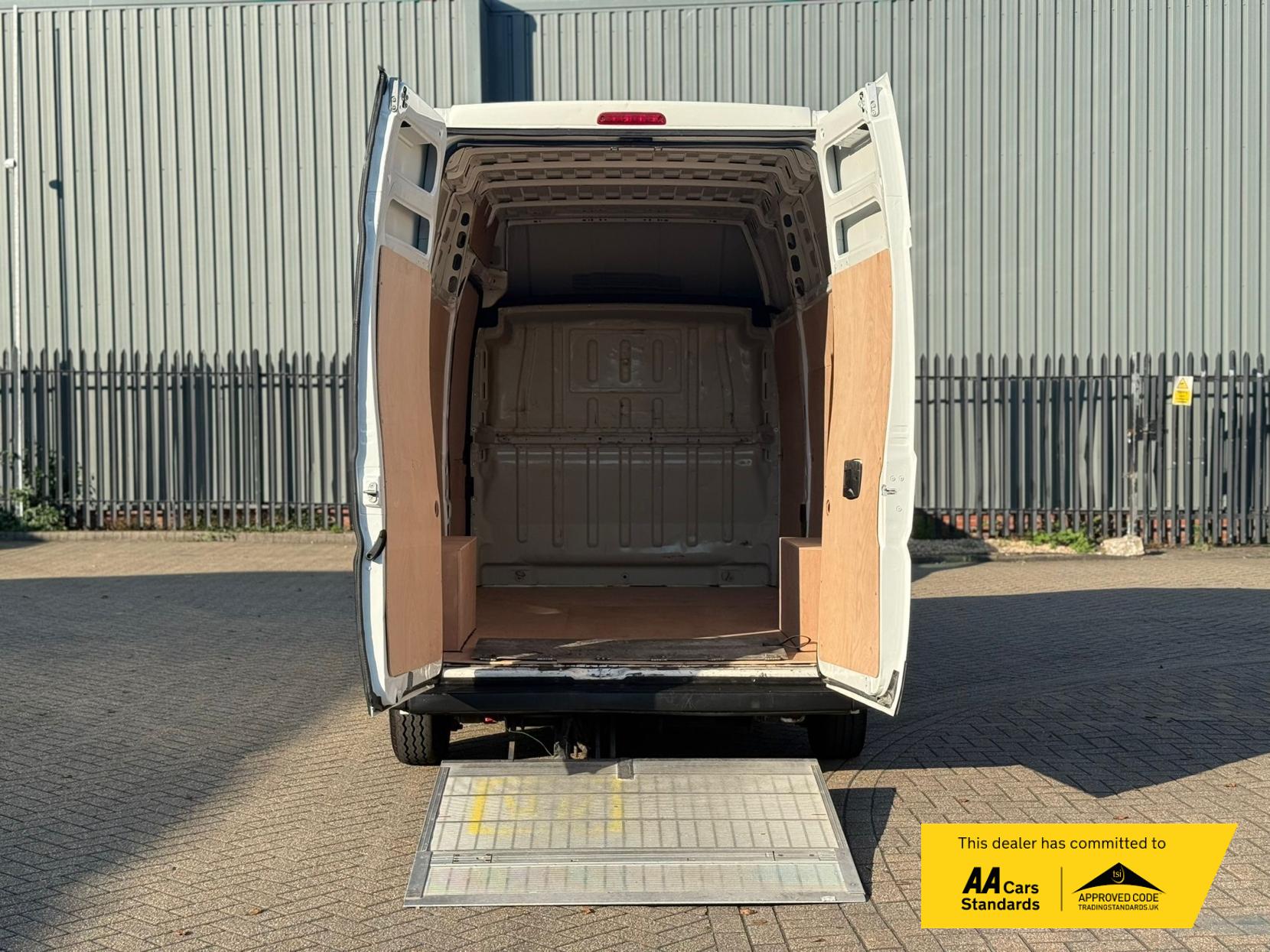 Citroen Relay 2.0 BlueHDi 35 Panel Van 5dr Diesel Manual L3 Extra High Roof Euro 6 (130 ps)