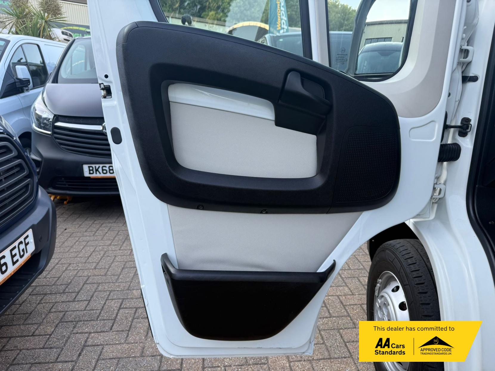 Citroen Relay 2.0 BlueHDi 35 Panel Van 5dr Diesel Manual L3 Extra High Roof Euro 6 (130 ps)