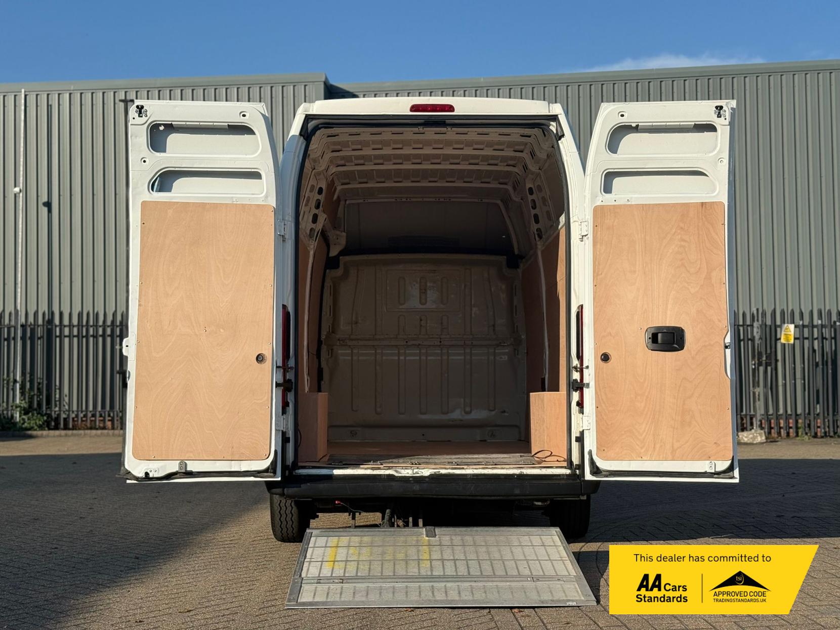 Citroen Relay 2.0 BlueHDi 35 Panel Van 5dr Diesel Manual L3 Extra High Roof Euro 6 (130 ps)