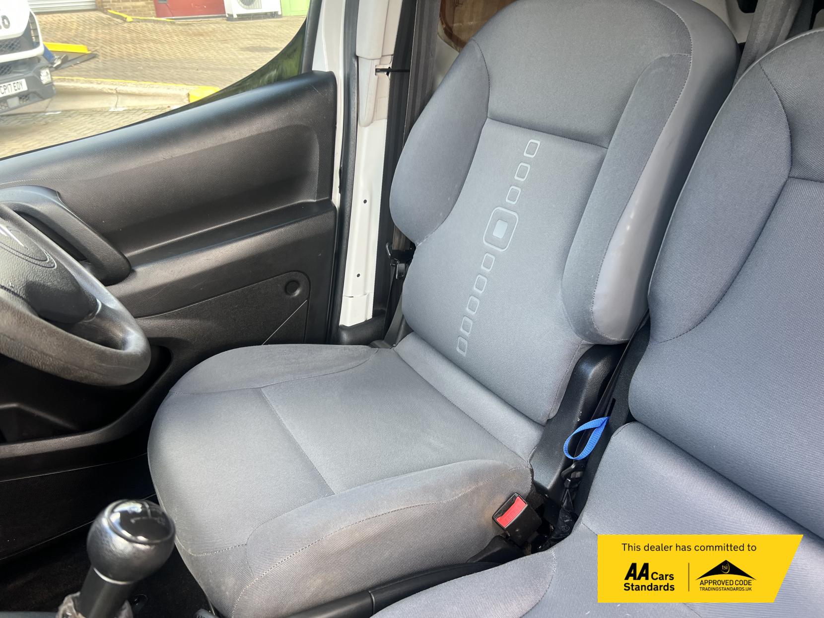 Citroen Berlingo 1.6 HDi 625 LX Panel Van 5dr Diesel Manual L1 (Euro 5) (138 g/km, 90 bhp)