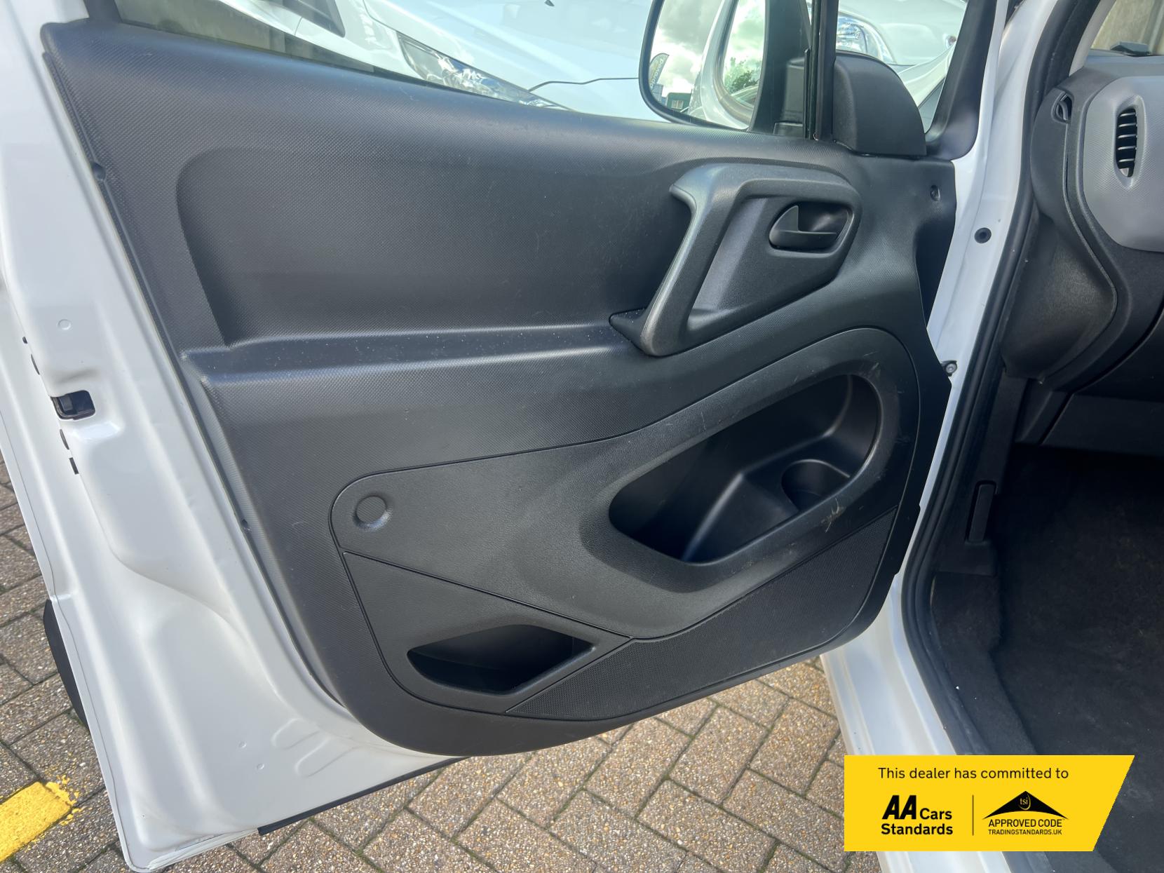 Citroen Berlingo 1.6 HDi 625 LX Panel Van 5dr Diesel Manual L1 (Euro 5) (138 g/km, 90 bhp)