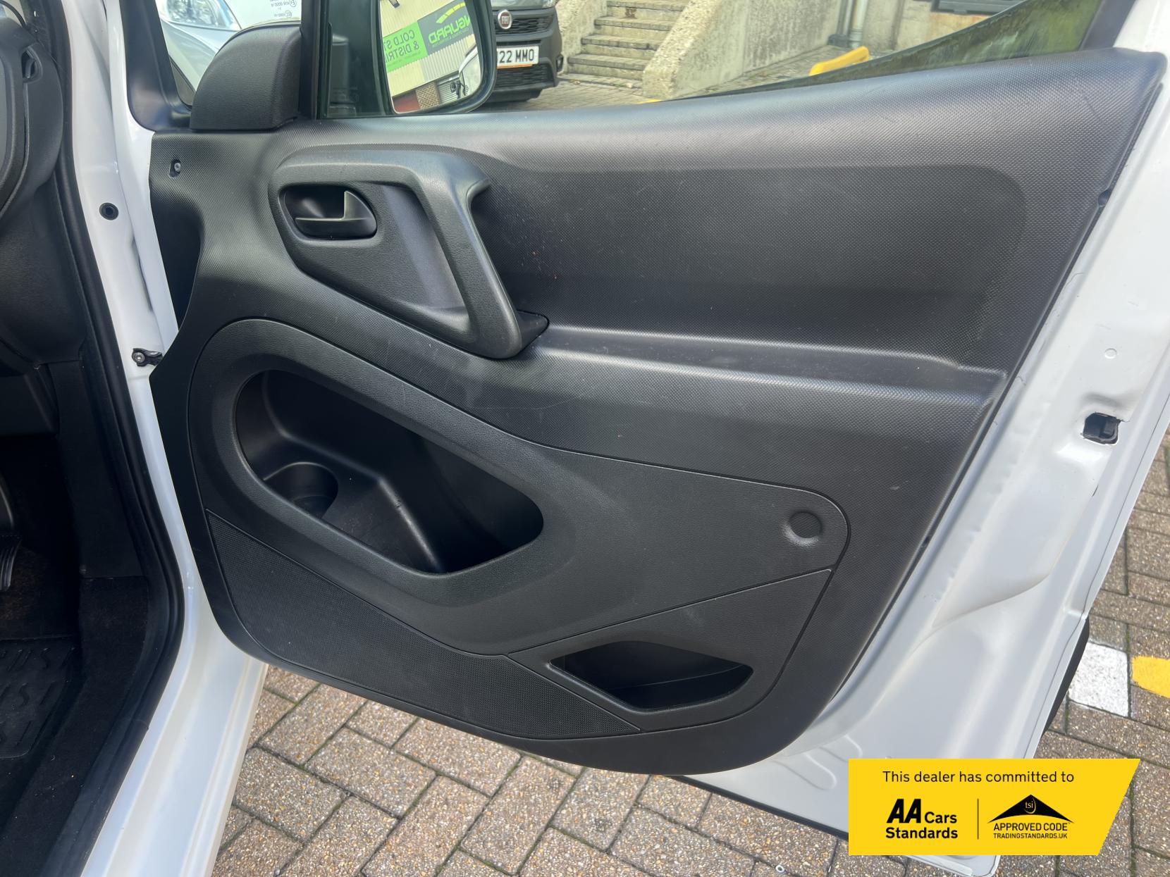 Citroen Berlingo 1.6 HDi 625 LX Panel Van 5dr Diesel Manual L1 (Euro 5) (138 g/km, 90 bhp)