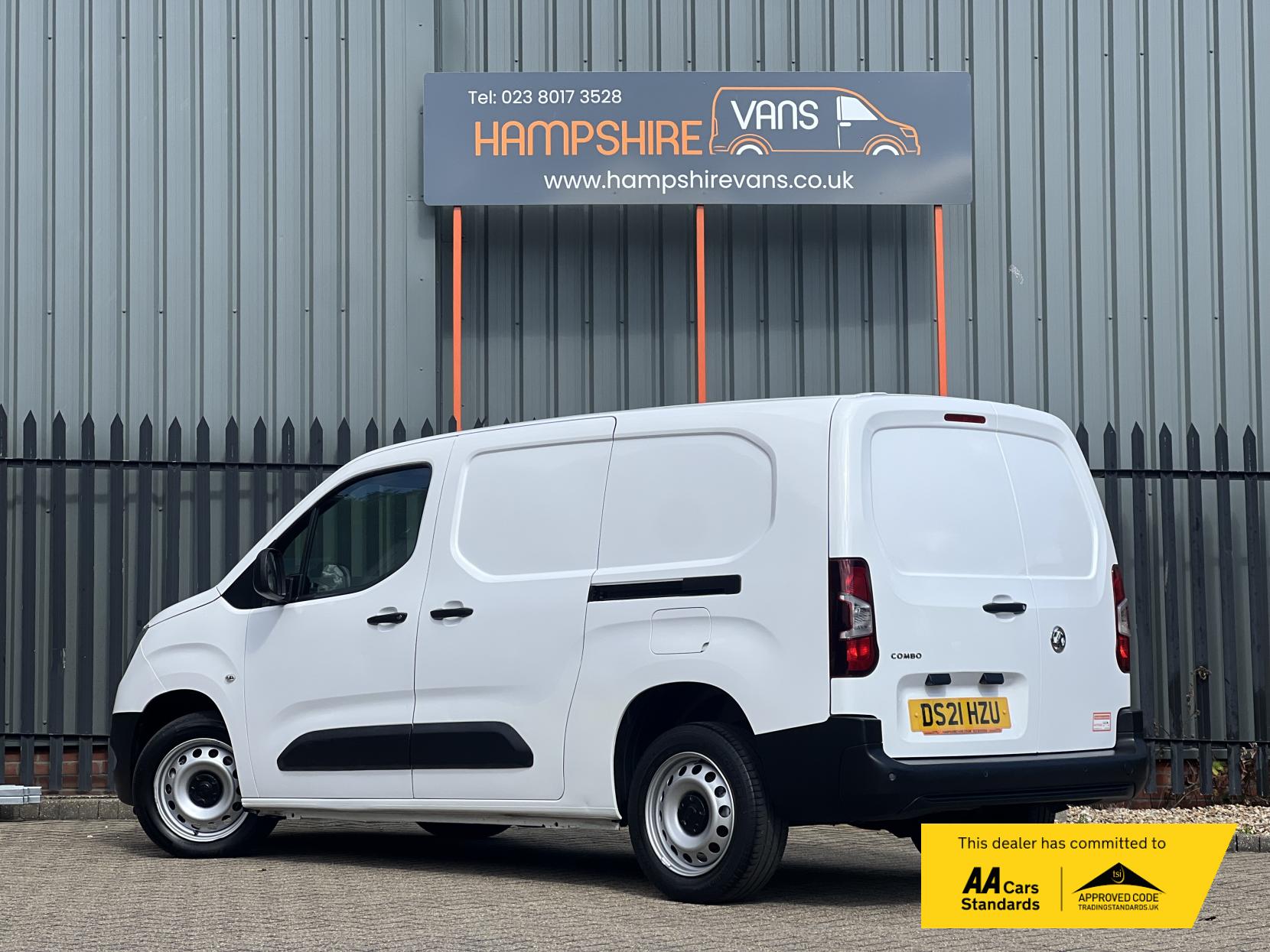 Vauxhall Combo 1.5 Turbo D 2300 Dynamic Panel Van 4dr Diesel Manual L2 H1 Euro 6 (100 ps)