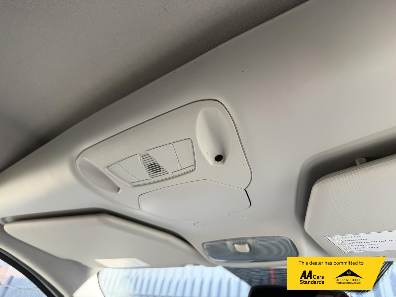 2019 Ford Transit Connect 1.5 220 EcoBlue Panel Van 5dr Diesel Manual L1 Euro 6 (s/s) (100 ps) - Thumbnail 25