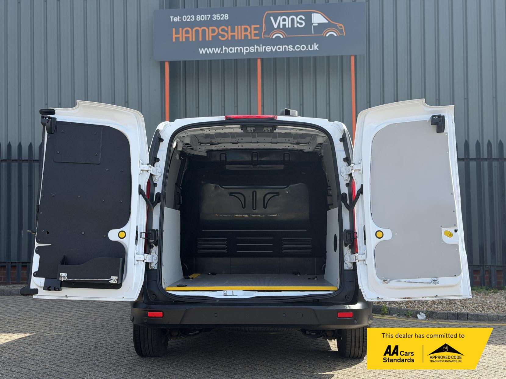 2019 Ford Transit Connect 1.5 220 EcoBlue Panel Van 5dr Diesel Manual L1 Euro 6 (s/s) (100 ps) - Thumbnail 15