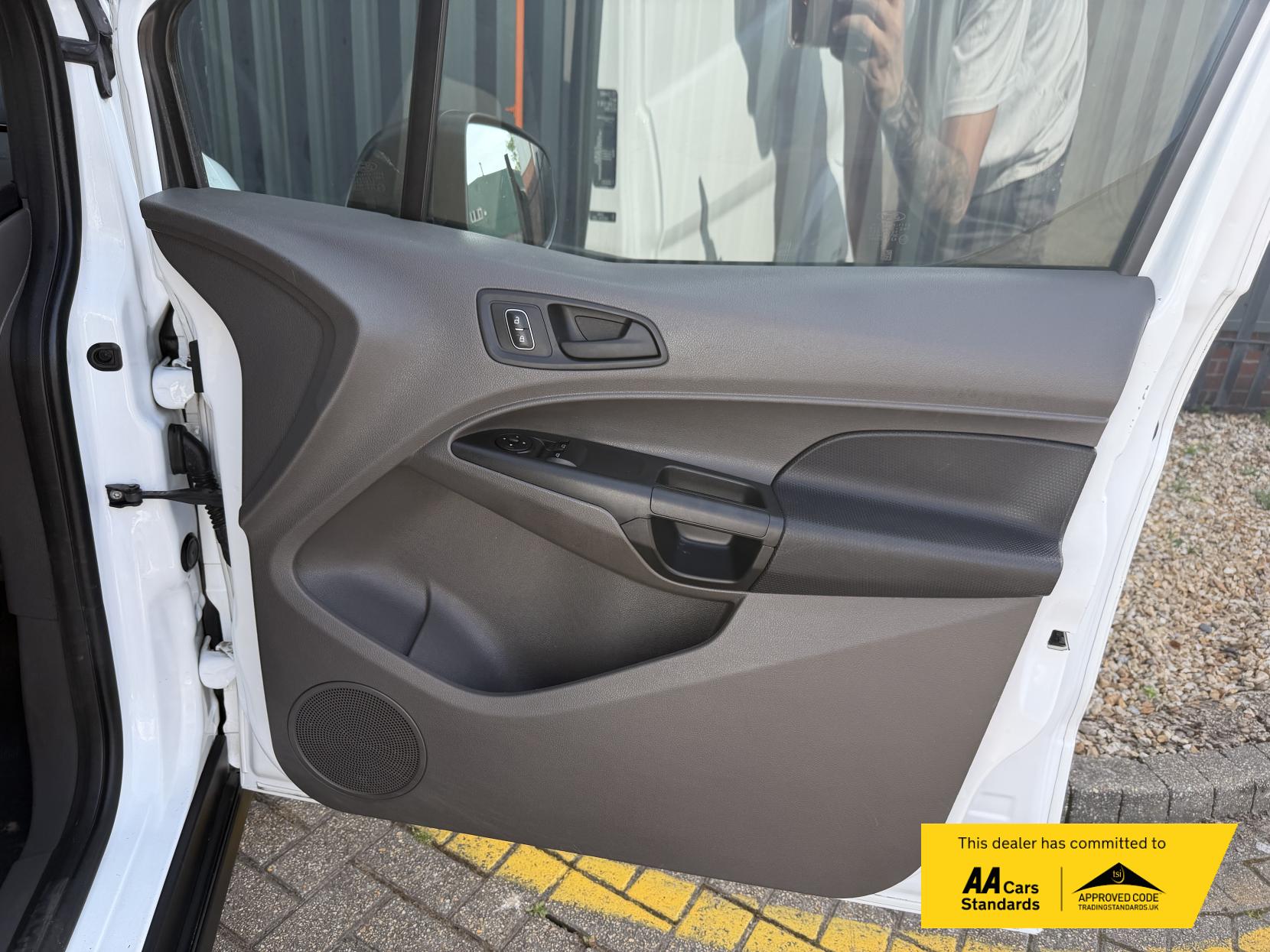 2019 Ford Transit Connect 1.5 220 EcoBlue Panel Van 5dr Diesel Manual L1 Euro 6 (s/s) (100 ps) - Thumbnail 41