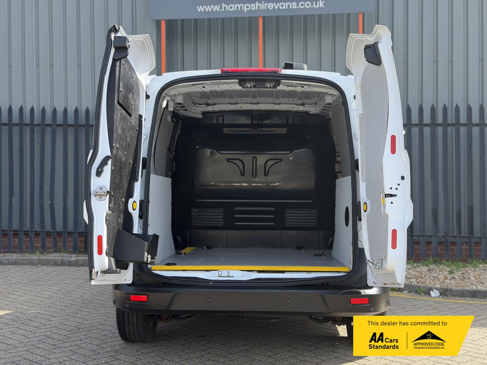 2019 Ford Transit Connect 1.5 220 EcoBlue Panel Van 5dr Diesel Manual L1 Euro 6 (s/s) (100 ps) - Thumbnail 14