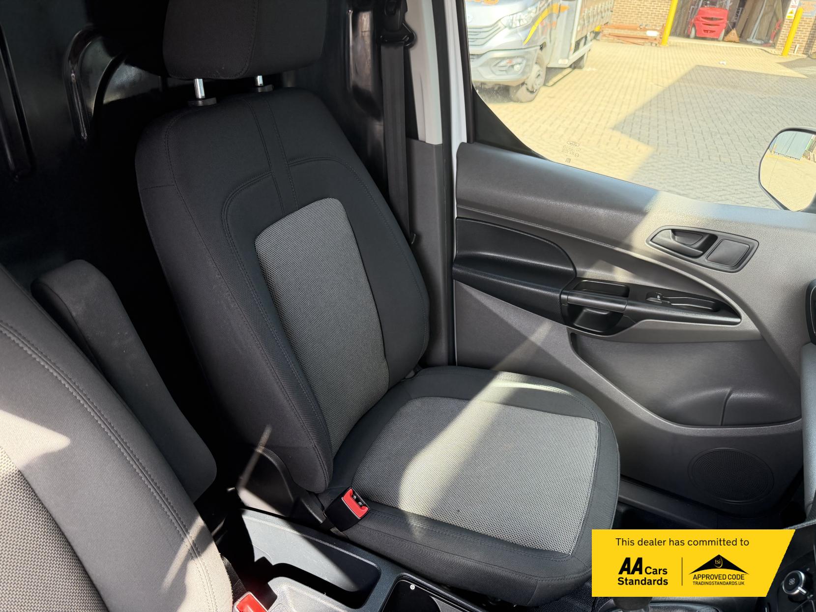 2019 Ford Transit Connect 1.5 220 EcoBlue Panel Van 5dr Diesel Manual L1 Euro 6 (s/s) (100 ps) - Thumbnail 10