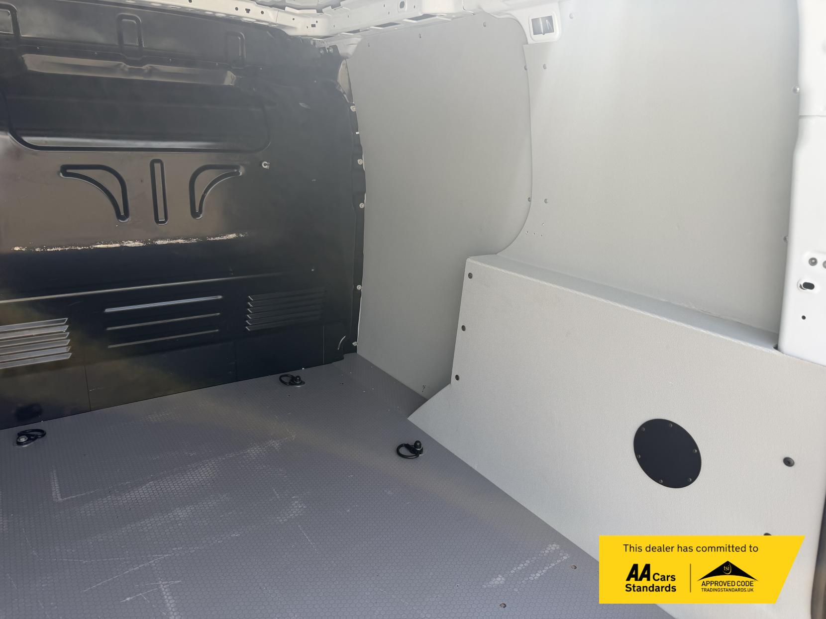 2019 Ford Transit Connect 1.5 220 EcoBlue Panel Van 5dr Diesel Manual L1 Euro 6 (s/s) (100 ps) - Thumbnail 18