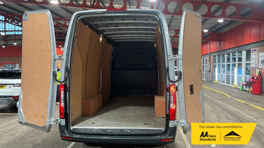 Mercedes-Benz Sprinter 2.0 315 CDI Progressive Panel Van 5dr Diesel Manual RWD L3 H2 Euro 6 (s/s) (150 ps)