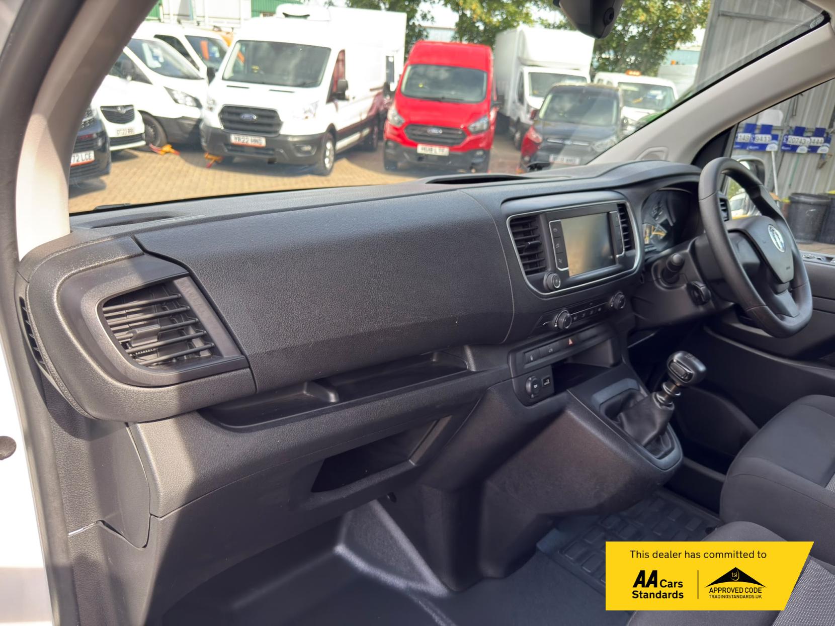 2023 Vauxhall Vivaro 1.5 Turbo D 2900 Pro Panel Van 6dr Diesel Manual L2 H1 Euro 6 (s/s) (100 ps) - Thumbnail 45