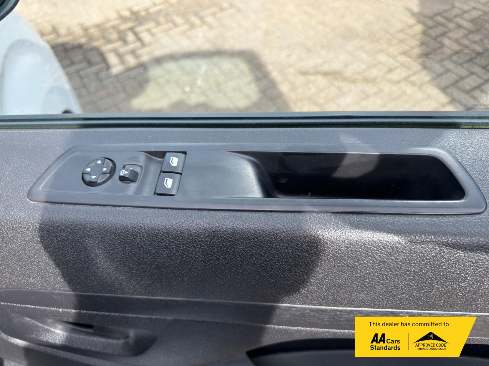 2023 Vauxhall Vivaro 1.5 Turbo D 2900 Pro Panel Van 6dr Diesel Manual L2 H1 Euro 6 (s/s) (100 ps) - Thumbnail 31