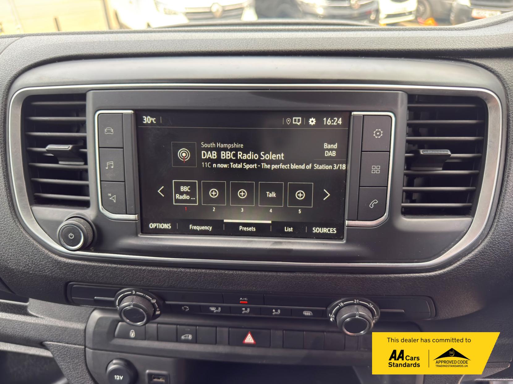 2023 Vauxhall Vivaro 1.5 Turbo D 2900 Pro Panel Van 6dr Diesel Manual L2 H1 Euro 6 (s/s) (100 ps) - Thumbnail 18