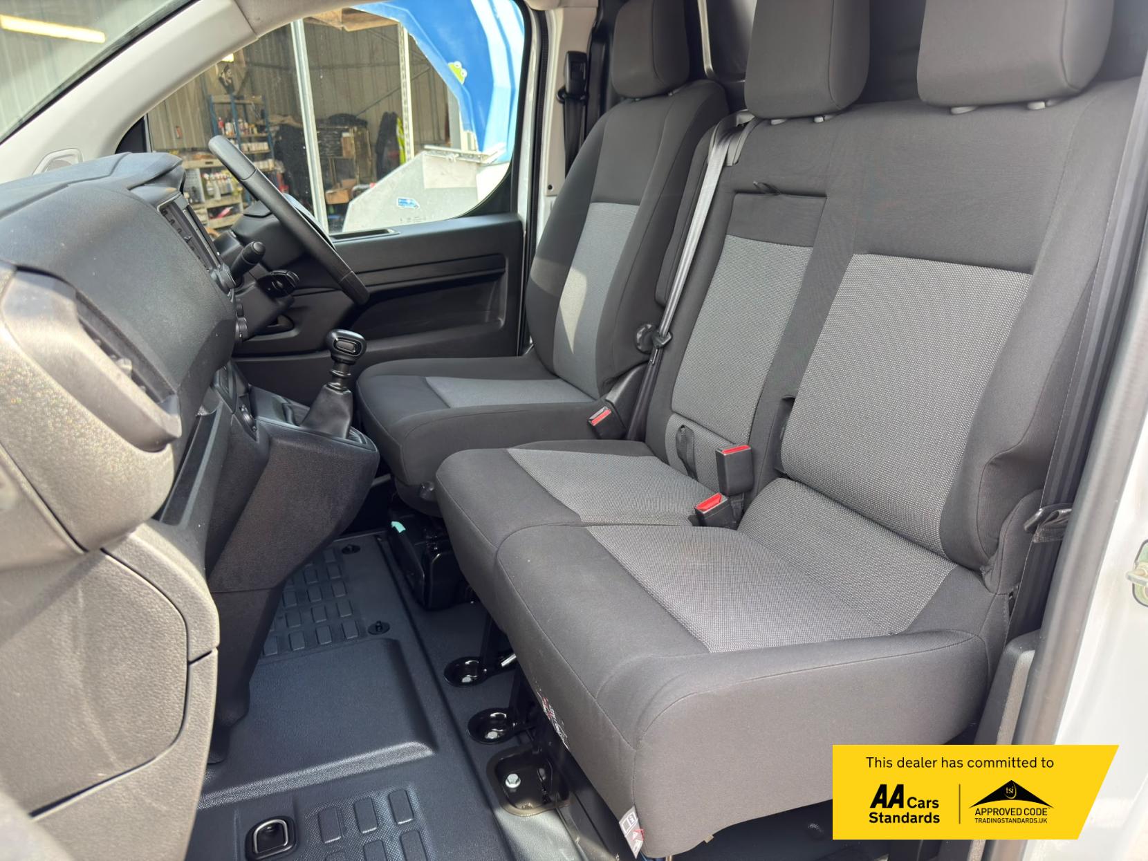 2023 Vauxhall Vivaro 1.5 Turbo D 2900 Pro Panel Van 6dr Diesel Manual L2 H1 Euro 6 (s/s) (100 ps) - Thumbnail 43