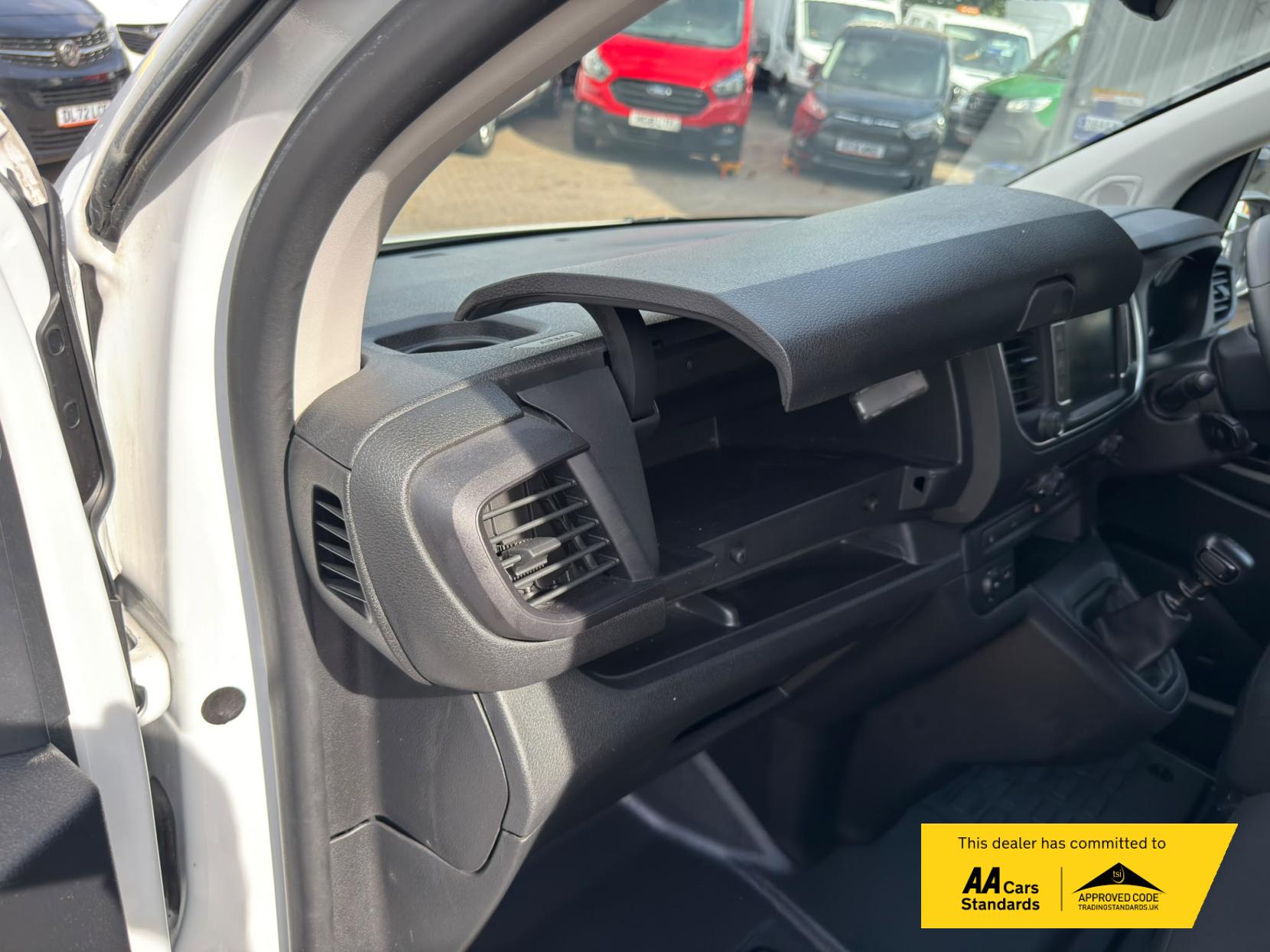 2023 Vauxhall Vivaro 1.5 Turbo D 2900 Pro Panel Van 6dr Diesel Manual L2 H1 Euro 6 (s/s) (100 ps) - Thumbnail 50