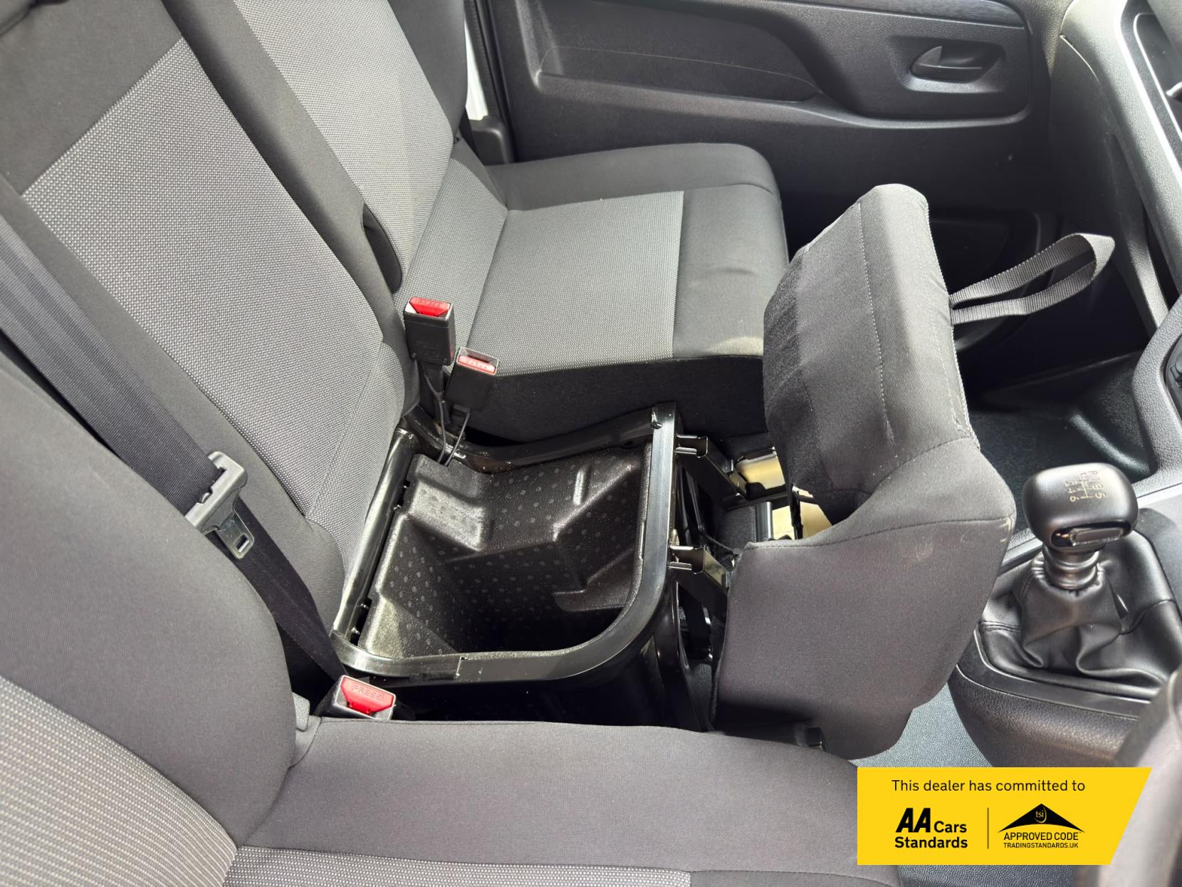 2023 Vauxhall Vivaro 1.5 Turbo D 2900 Pro Panel Van 6dr Diesel Manual L2 H1 Euro 6 (s/s) (100 ps) - Thumbnail 40