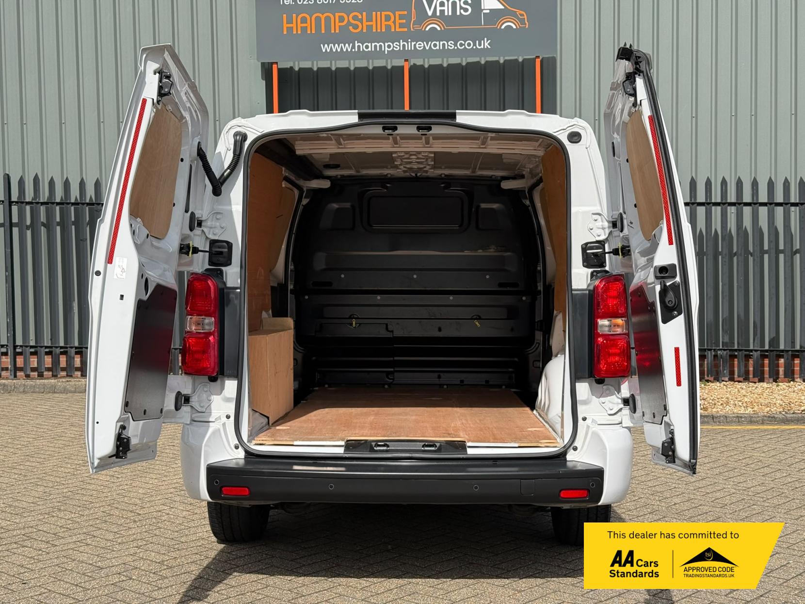 2023 Vauxhall Vivaro 1.5 Turbo D 2900 Pro Panel Van 6dr Diesel Manual L2 H1 Euro 6 (s/s) (100 ps) - Thumbnail 23