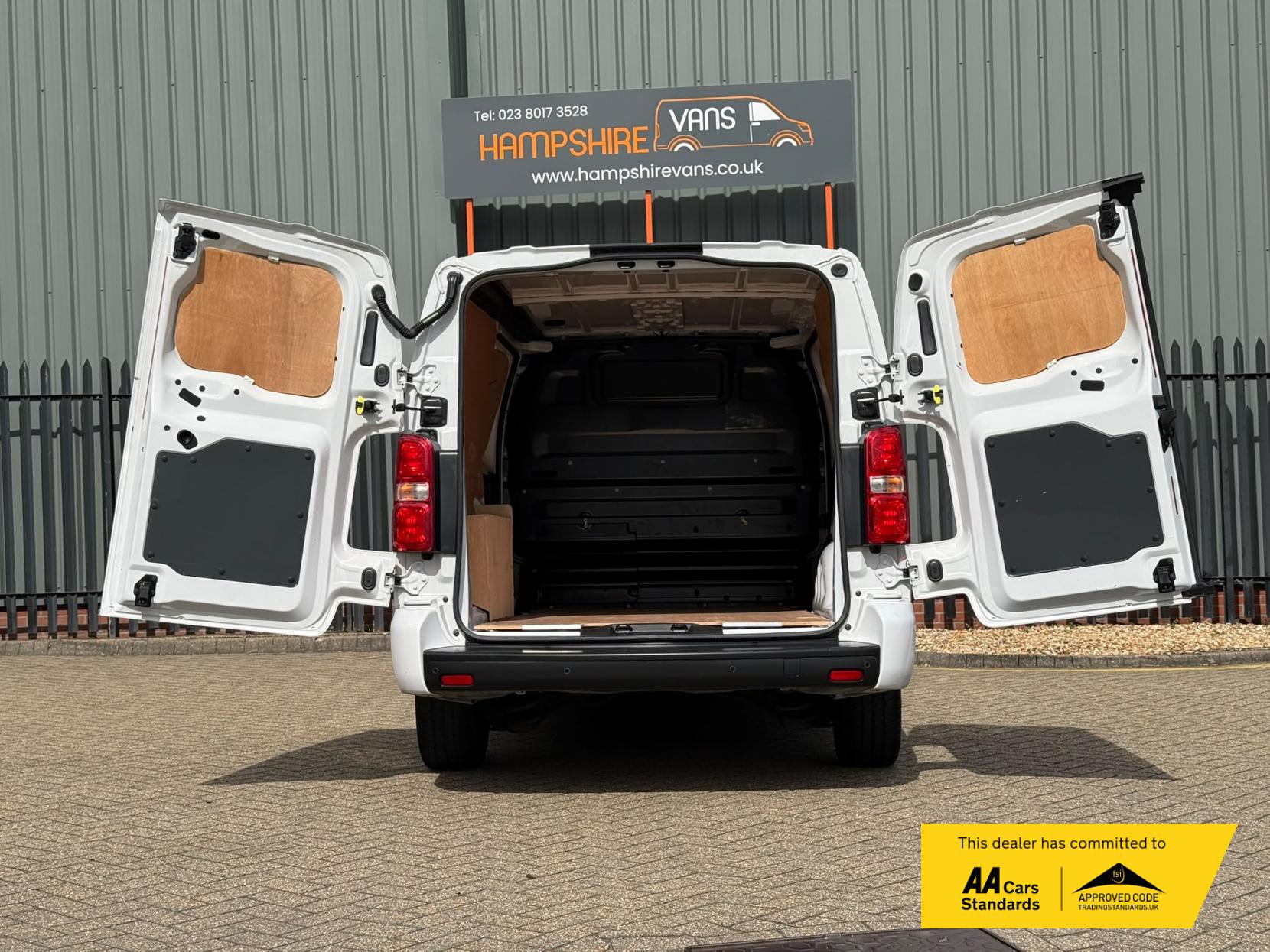 2023 Vauxhall Vivaro 1.5 Turbo D 2900 Pro Panel Van 6dr Diesel Manual L2 H1 Euro 6 (s/s) (100 ps) - Thumbnail 22