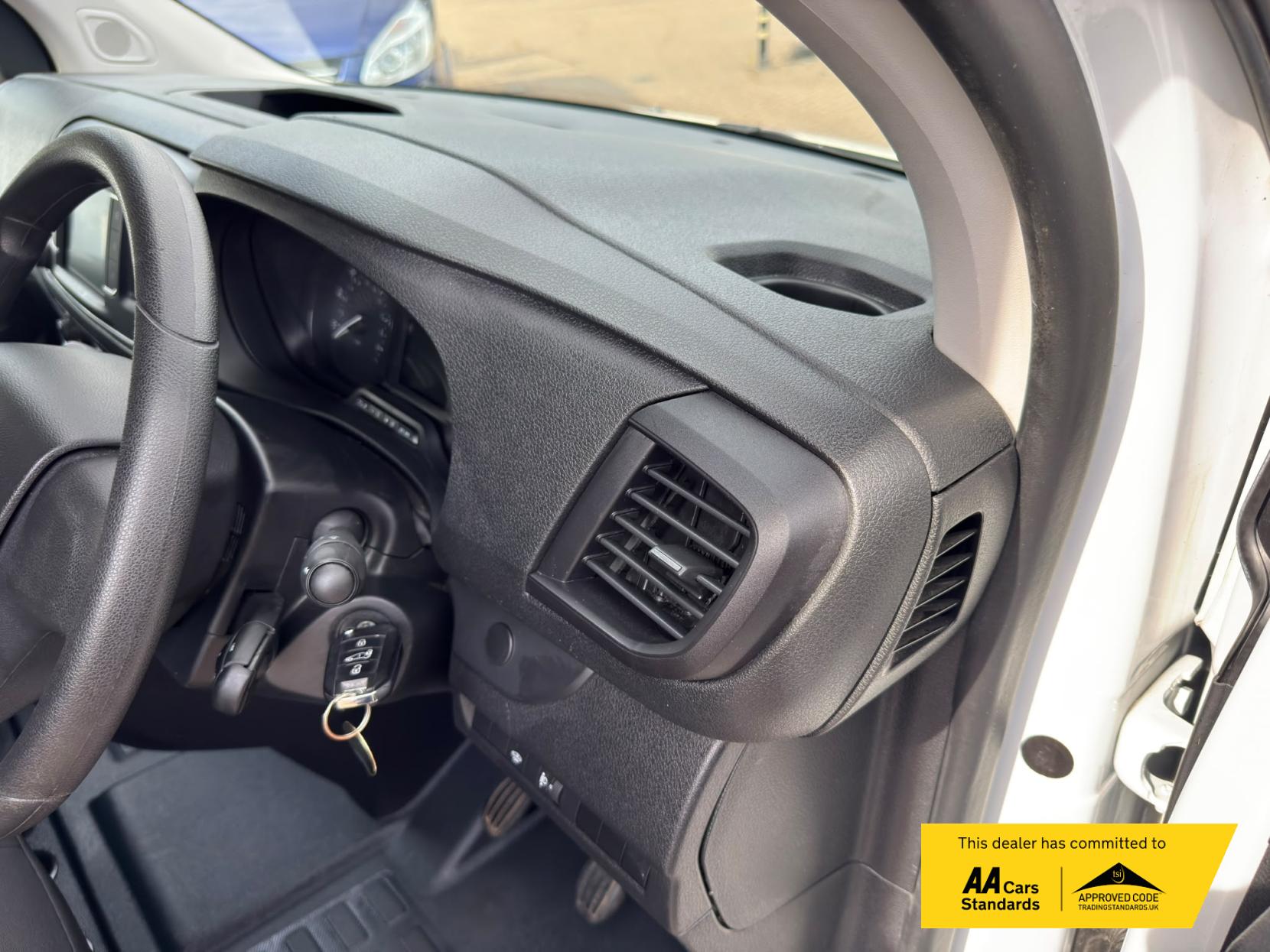 2023 Vauxhall Vivaro 1.5 Turbo D 2900 Pro Panel Van 6dr Diesel Manual L2 H1 Euro 6 (s/s) (100 ps) - Thumbnail 32