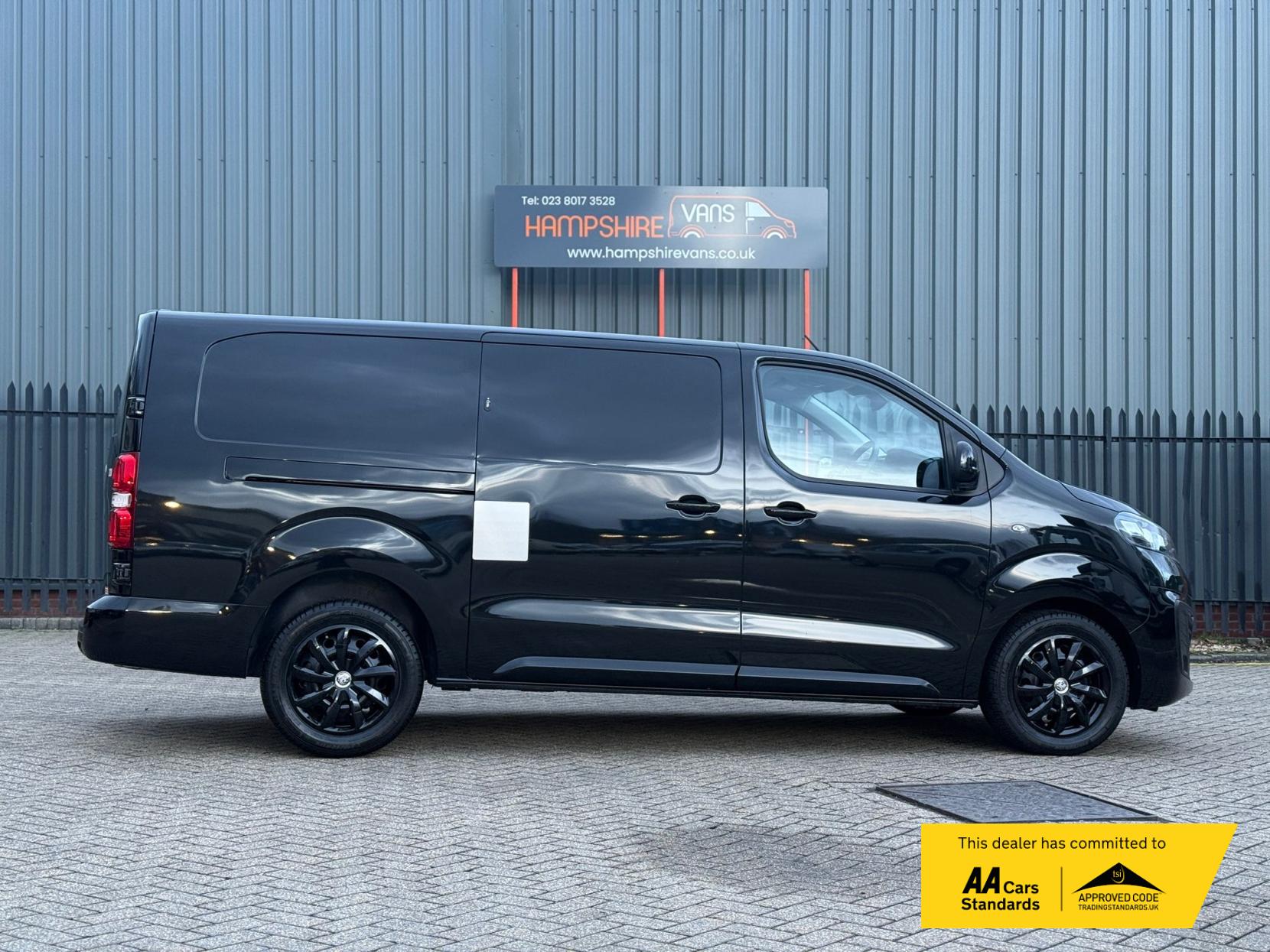 Vauxhall Vivaro 2.0 Turbo D 3100 Pro Panel Van 6dr Diesel Manual L2 H1 Euro 6 (s/s) (145 ps)