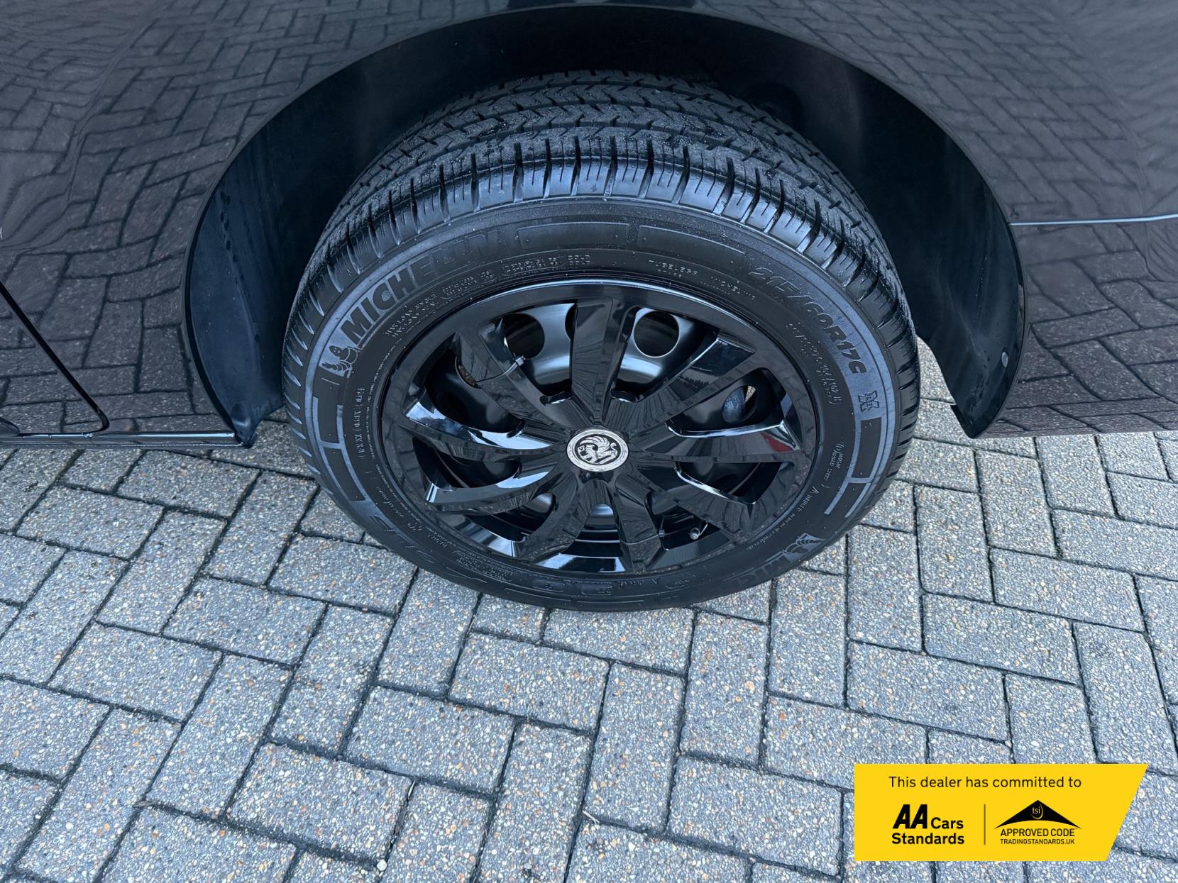 Vauxhall Vivaro 2.0 Turbo D 3100 Pro Panel Van 6dr Diesel Manual L2 H1 Euro 6 (s/s) (145 ps)