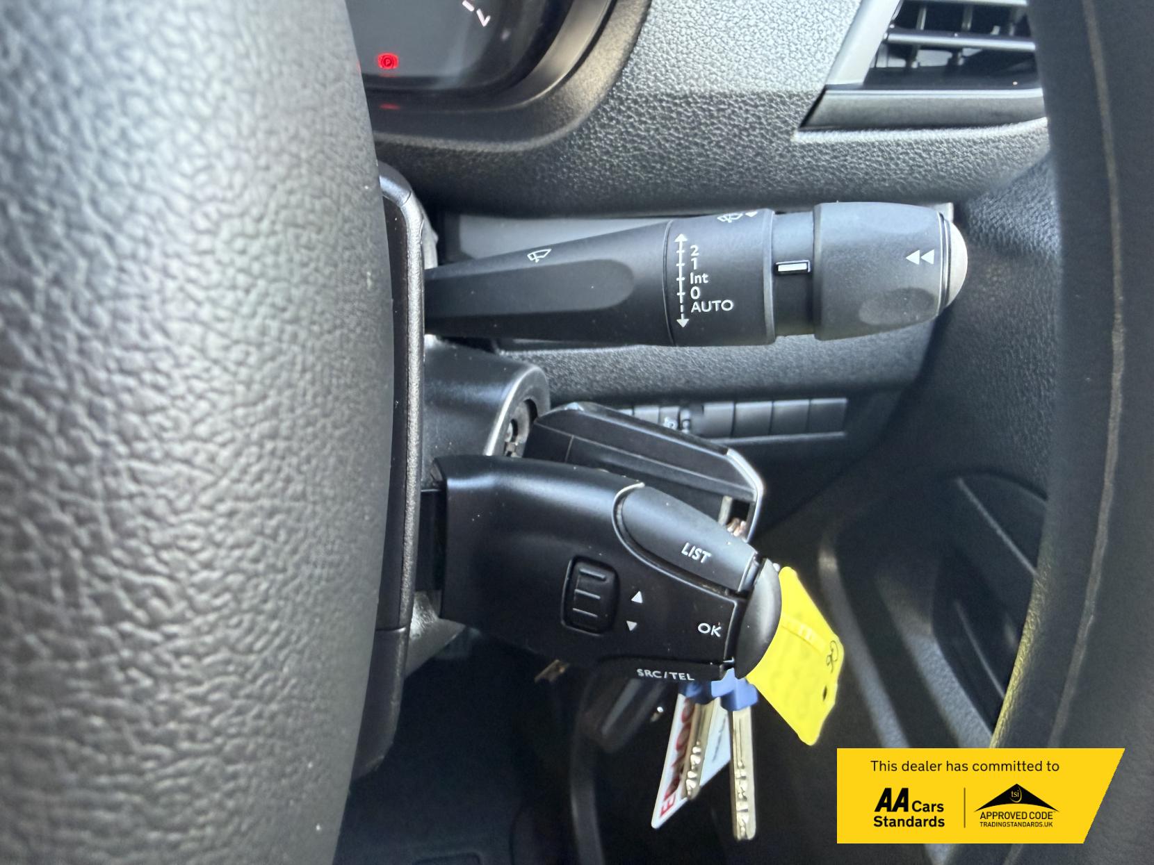 Vauxhall Vivaro 2.0 Turbo D 3100 Pro Panel Van 6dr Diesel Manual L2 H1 Euro 6 (s/s) (145 ps)