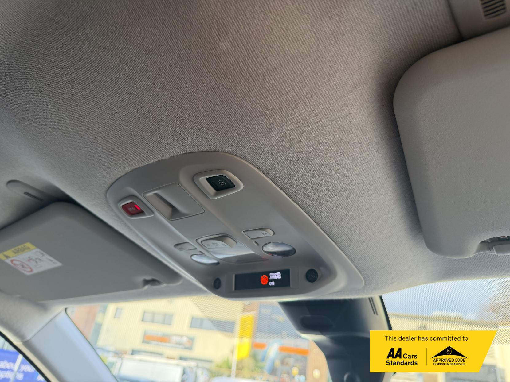 Vauxhall Vivaro 2.0 Turbo D 3100 Pro Panel Van 6dr Diesel Manual L2 H1 Euro 6 (s/s) (145 ps)