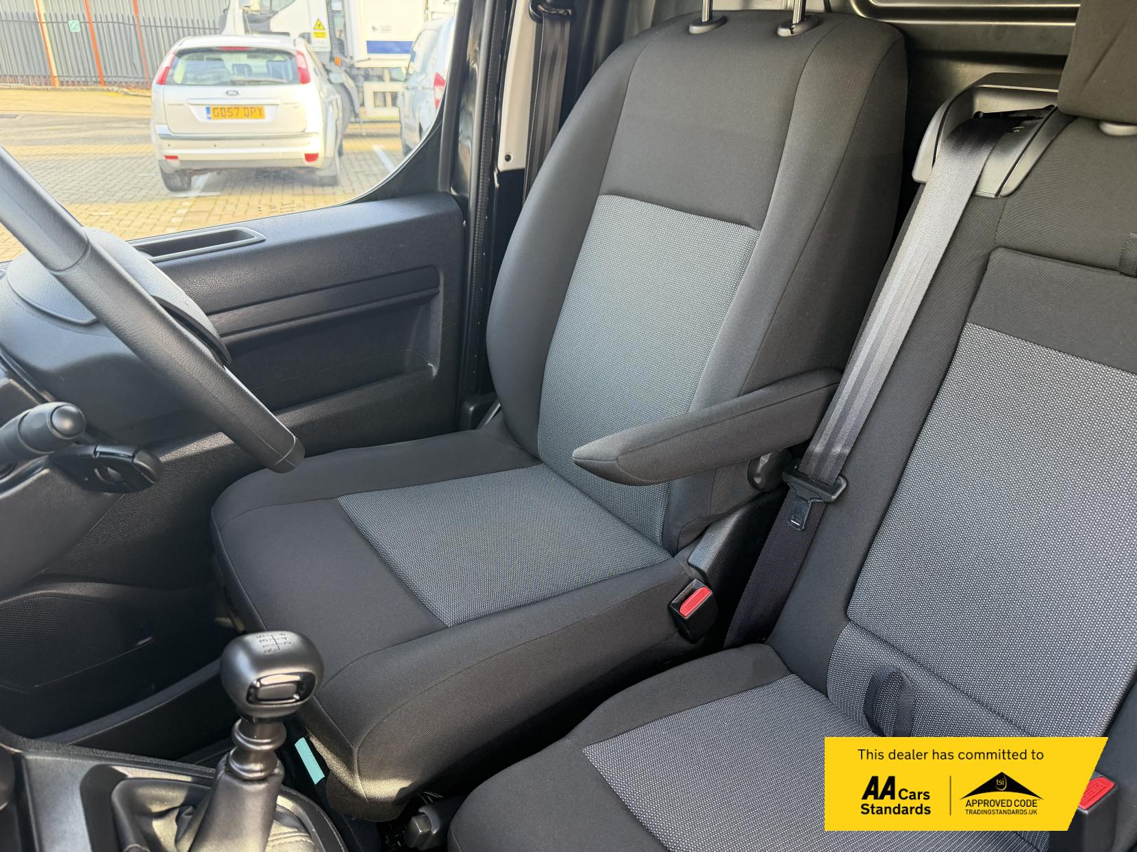 Vauxhall Vivaro 2.0 Turbo D 3100 Pro Panel Van 6dr Diesel Manual L2 H1 Euro 6 (s/s) (145 ps)