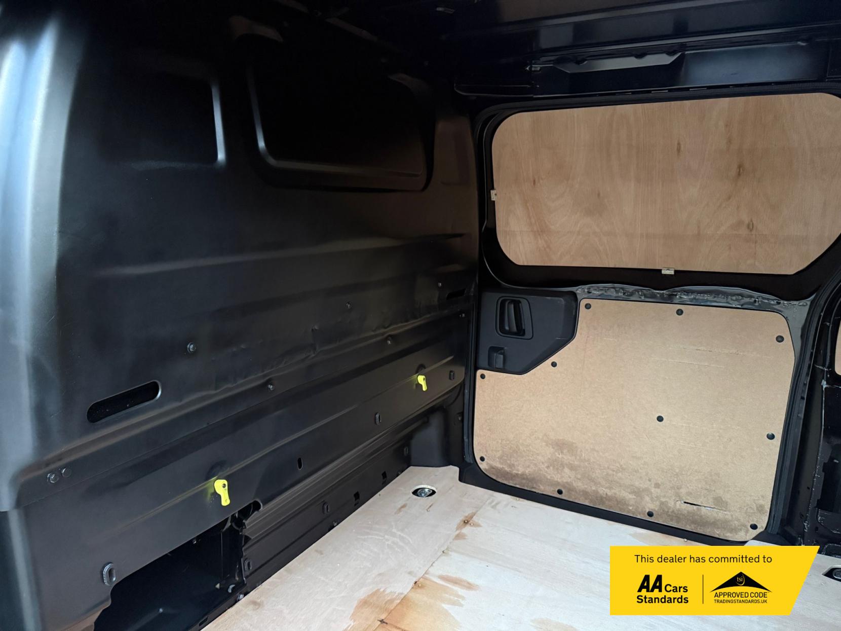 Vauxhall Vivaro 2.0 Turbo D 3100 Pro Panel Van 6dr Diesel Manual L2 H1 Euro 6 (s/s) (145 ps)