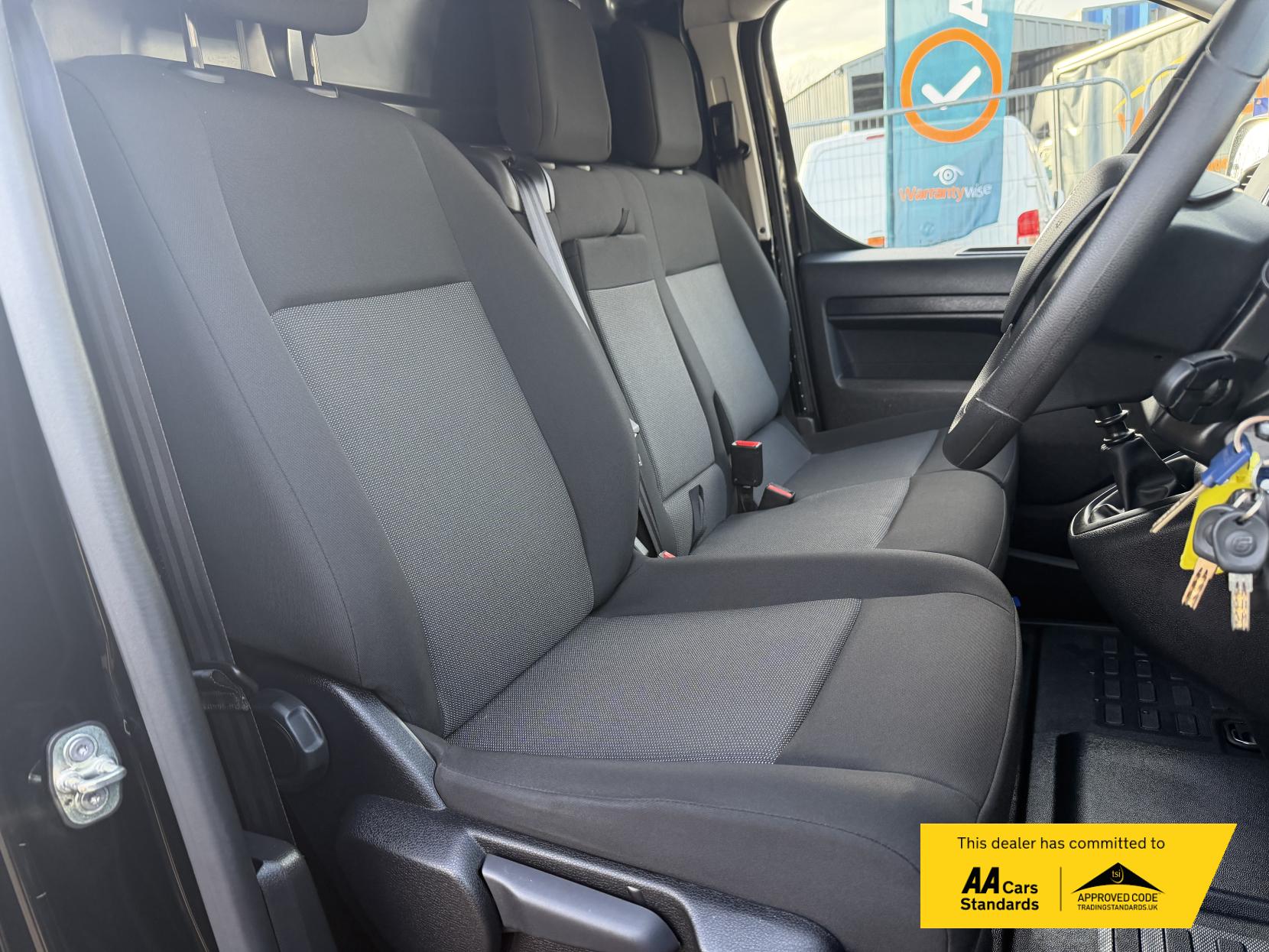 Vauxhall Vivaro 2.0 Turbo D 3100 Pro Panel Van 6dr Diesel Manual L2 H1 Euro 6 (s/s) (145 ps)