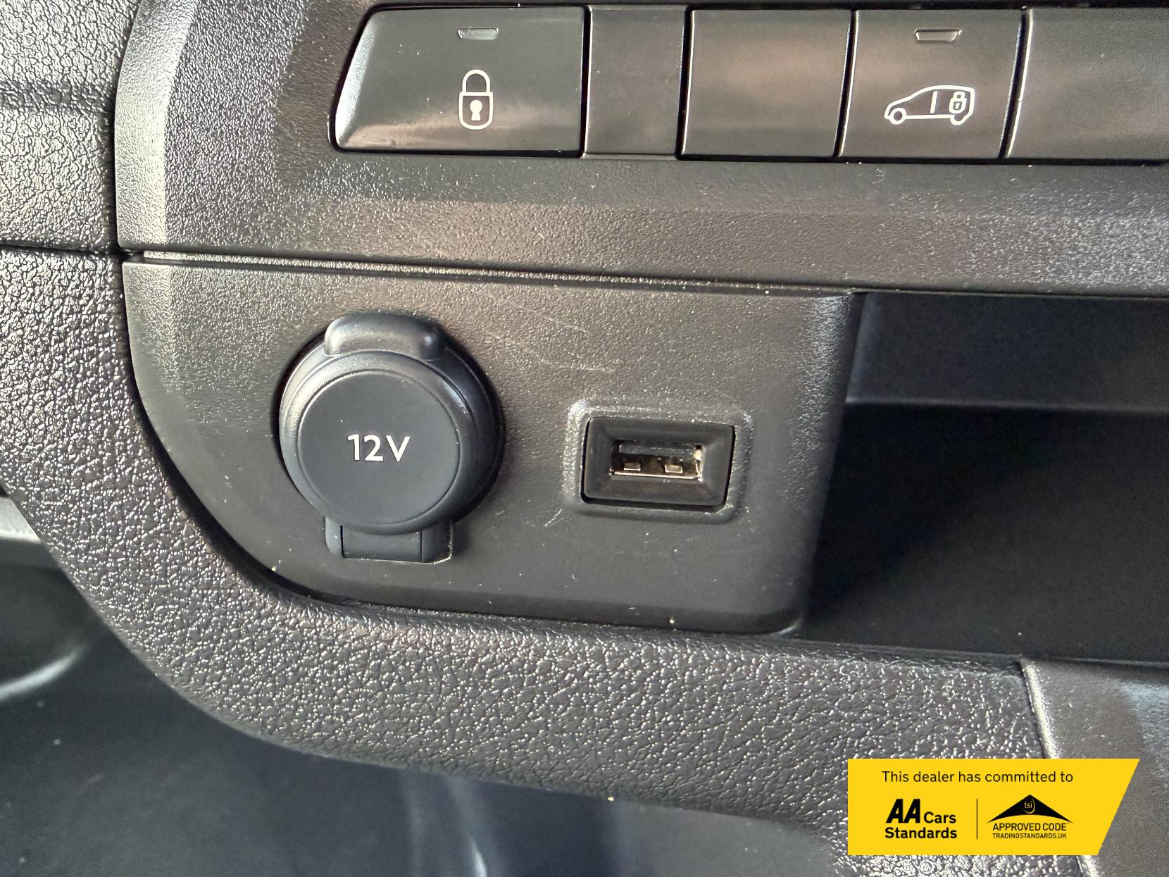 Vauxhall Vivaro 2.0 Turbo D 3100 Pro Panel Van 6dr Diesel Manual L2 H1 Euro 6 (s/s) (145 ps)