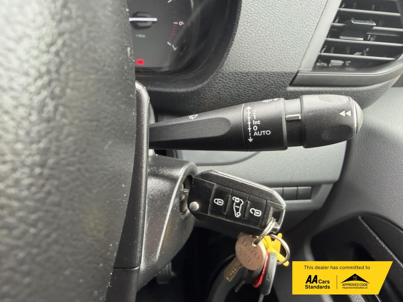 2020 Vauxhall Vivaro 1.5 Turbo D 2900 Sportive Panel Van 5dr Diesel Manual L2 H1 Euro 6 (s/s) (100 ps) - Thumbnail 46